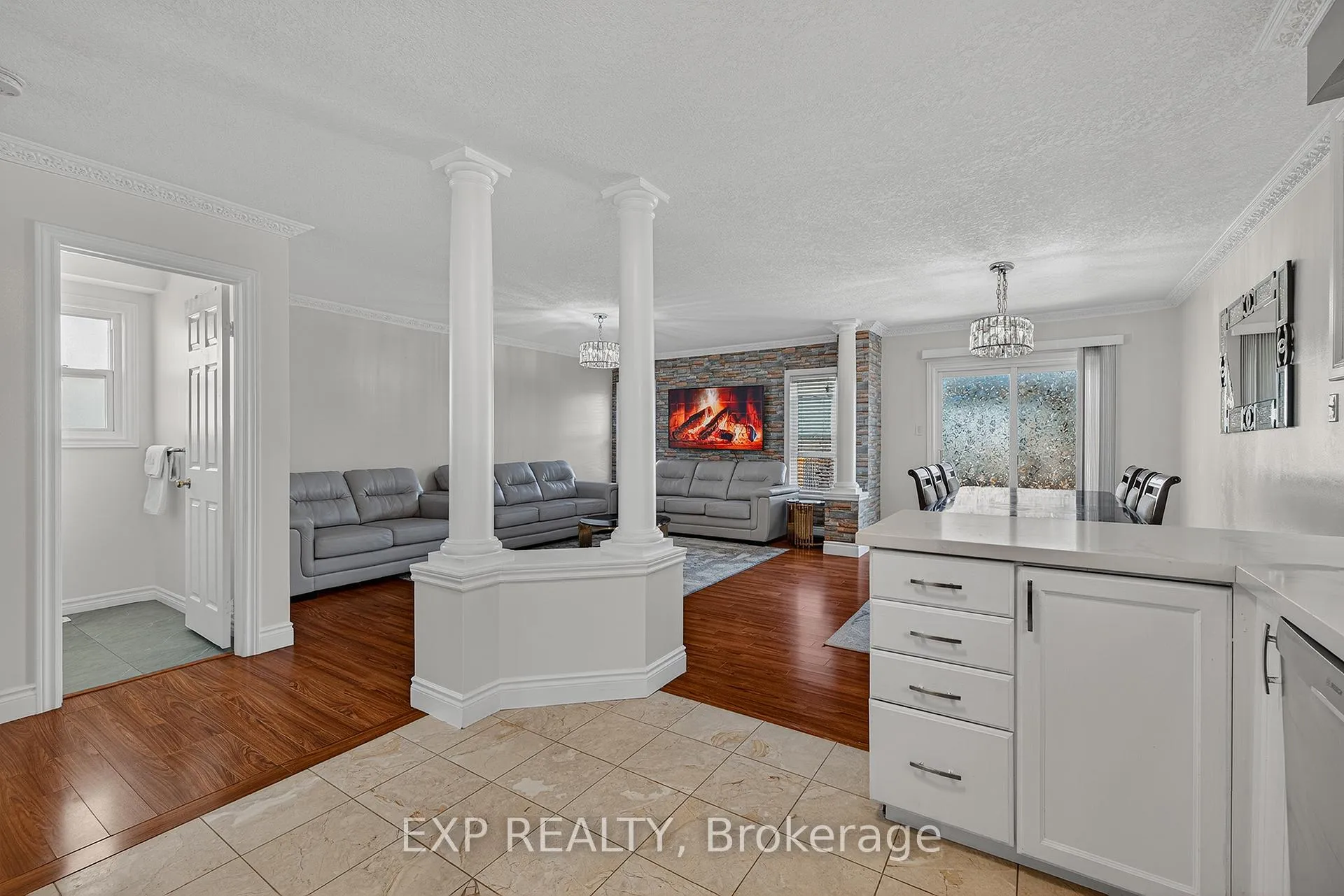 Photo 9 of 512 Snowdrop Court, Kitchener, Larentian West — HOMEH