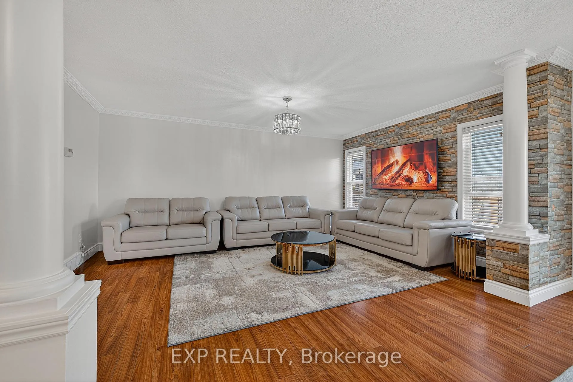 Photo 11 of 512 Snowdrop Court, Kitchener, Larentian West — HOMEH