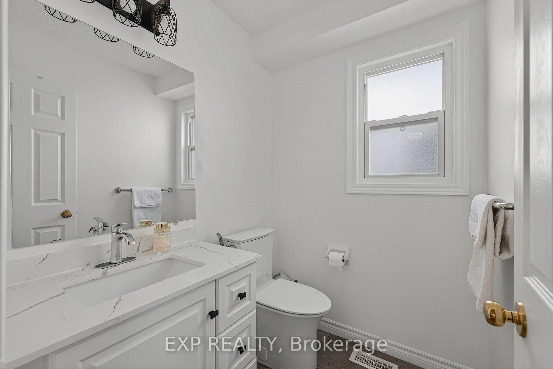 Photo 16 of 512 Snowdrop Court, Kitchener, Larentian West — HOMEH