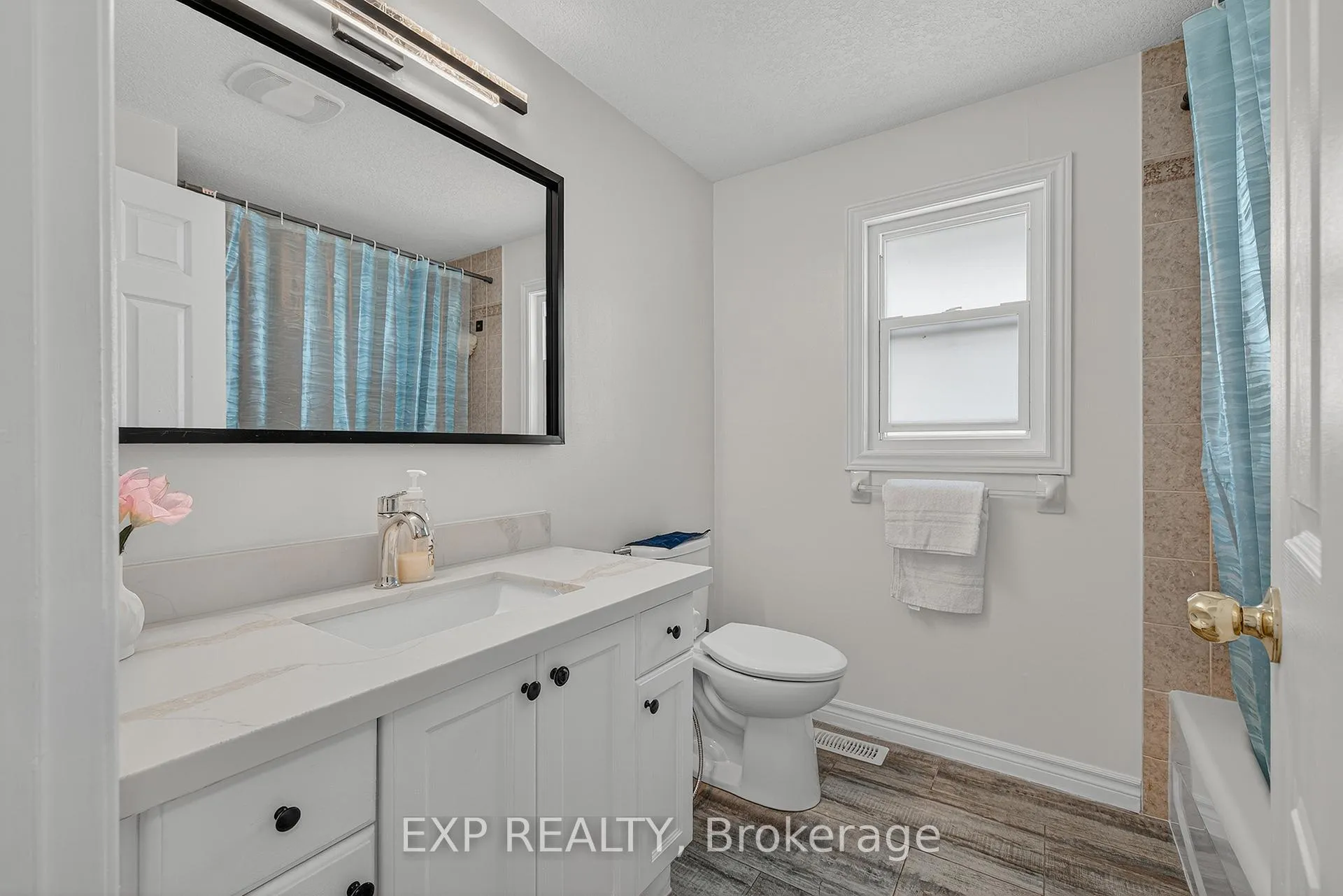 Photo 23 of 512 Snowdrop Court, Kitchener, Larentian West — HOMEH