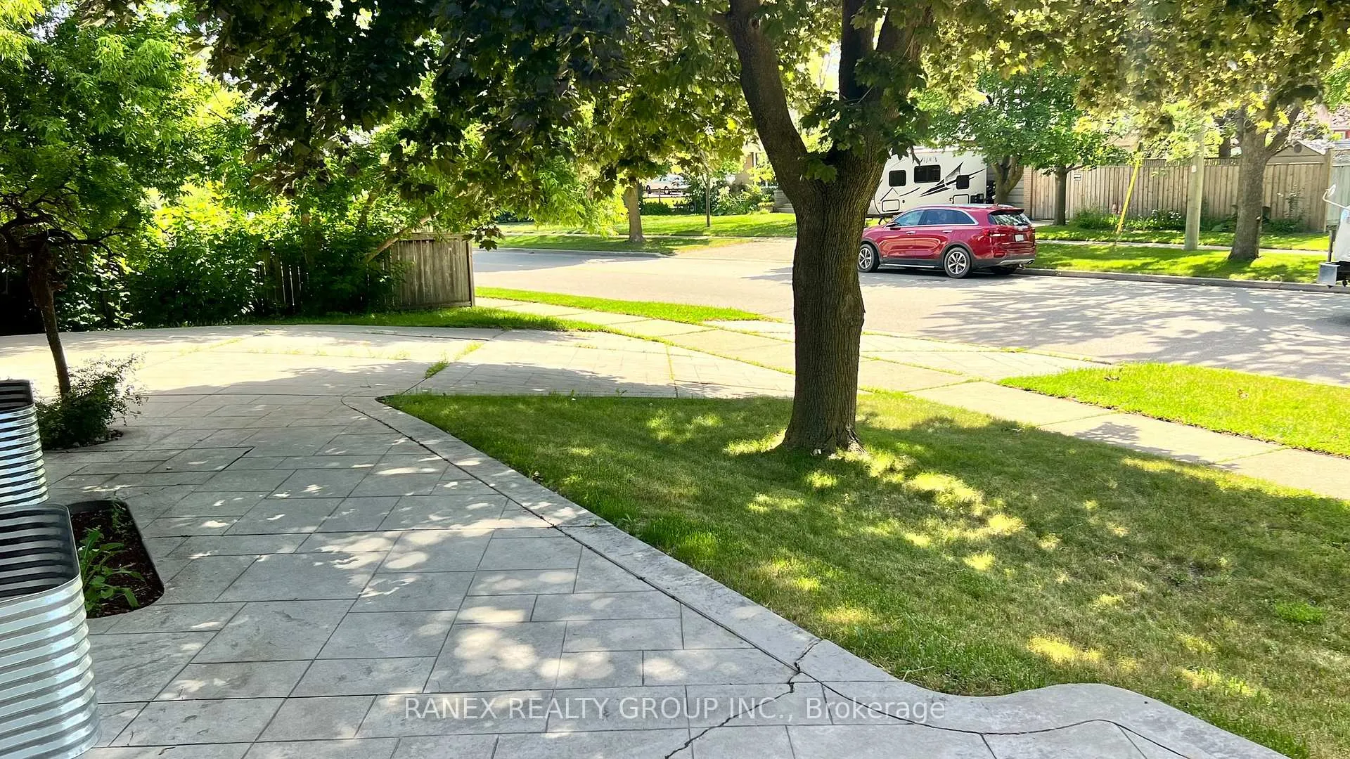 Photo 5 of 76 Eldomar Avenue, Brampton, Brampton East — HOMEH