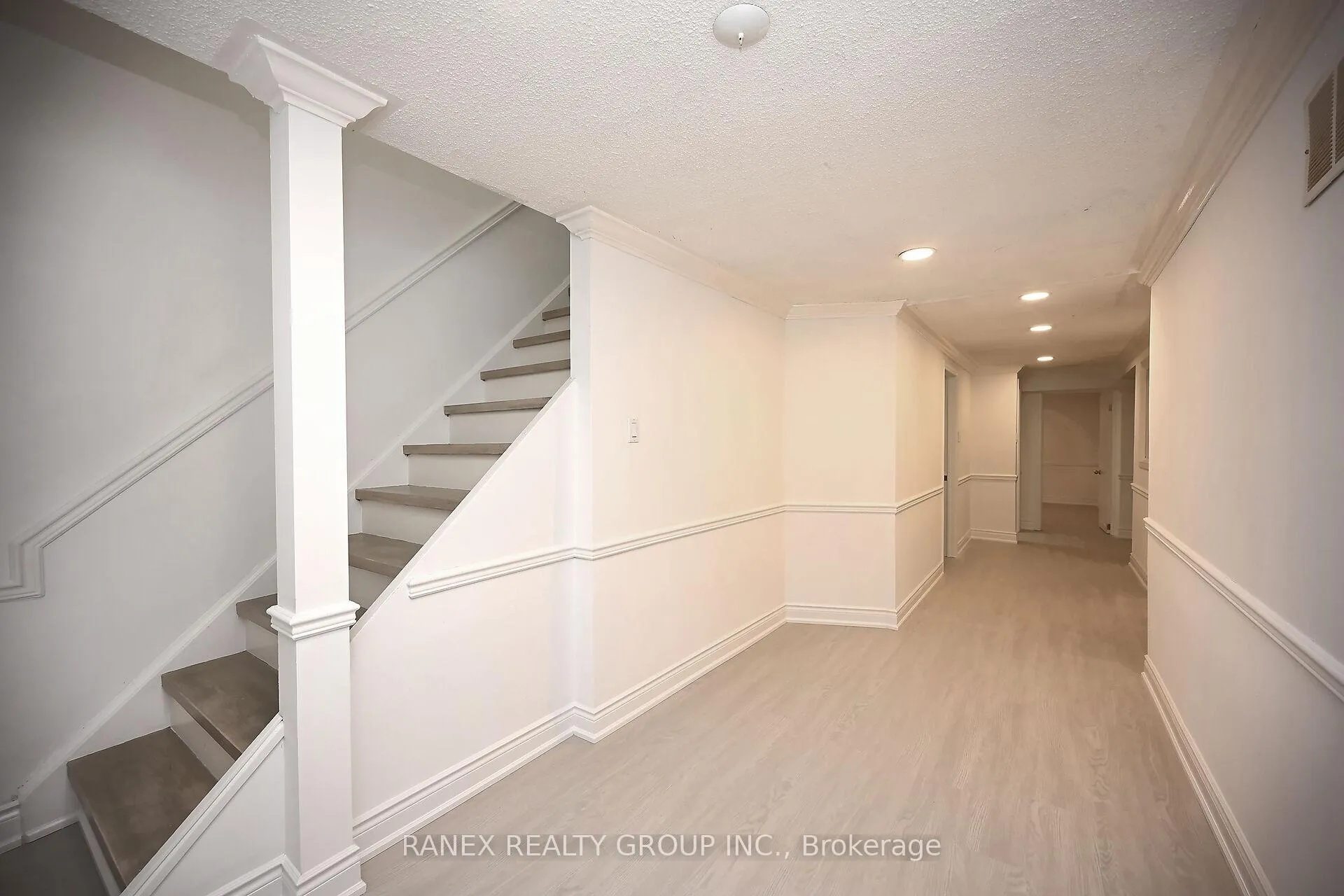 Photo 28 of 76 Eldomar Avenue, Brampton, Brampton East — HOMEH