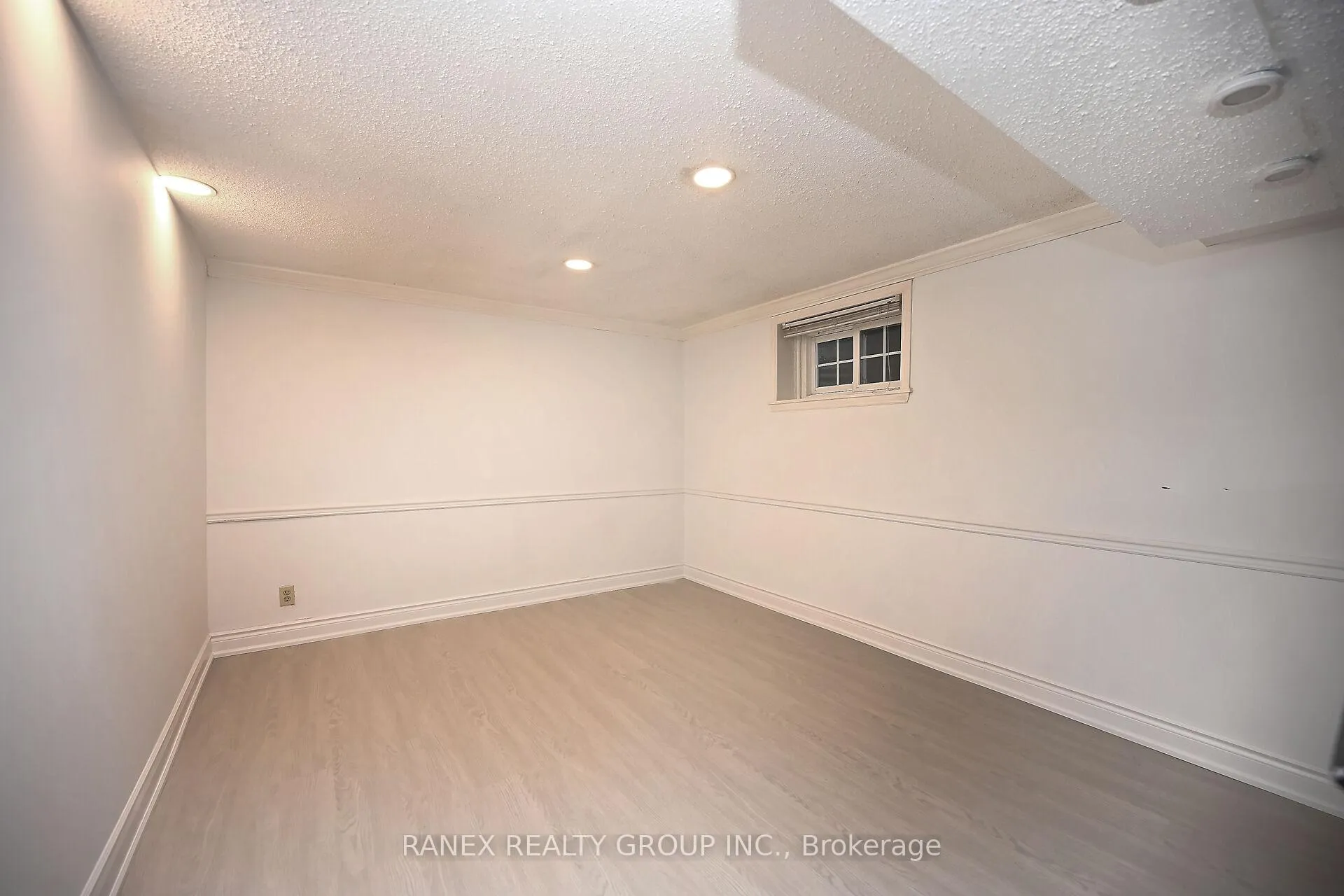 Photo 30 of 76 Eldomar Avenue, Brampton, Brampton East — HOMEH