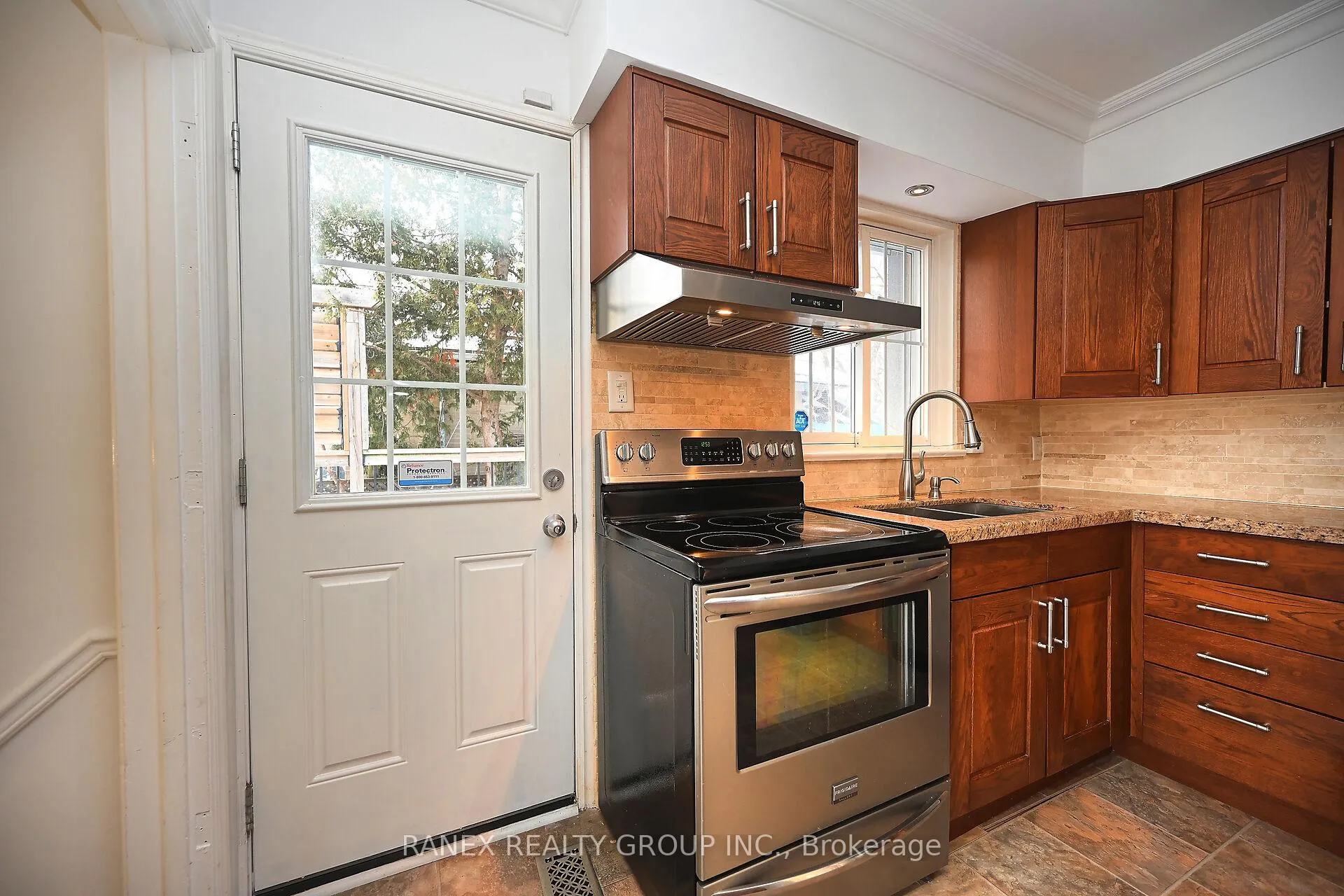 Photo 39 of 76 Eldomar Avenue, Brampton, Brampton East — HOMEH