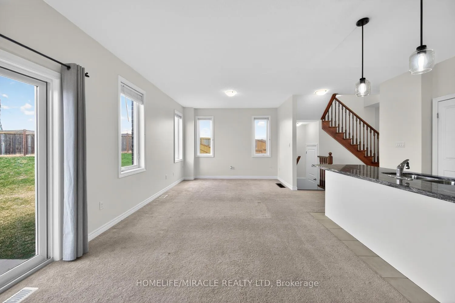 Photo 14 of Unit Upper, 23 Pinot Crescent, Hamilton, Stoney Creek — HOMEH