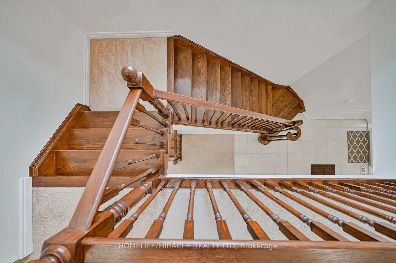Photo 24 of Unit Upper, 23 Pinot Crescent, Hamilton, Stoney Creek — HOMEH