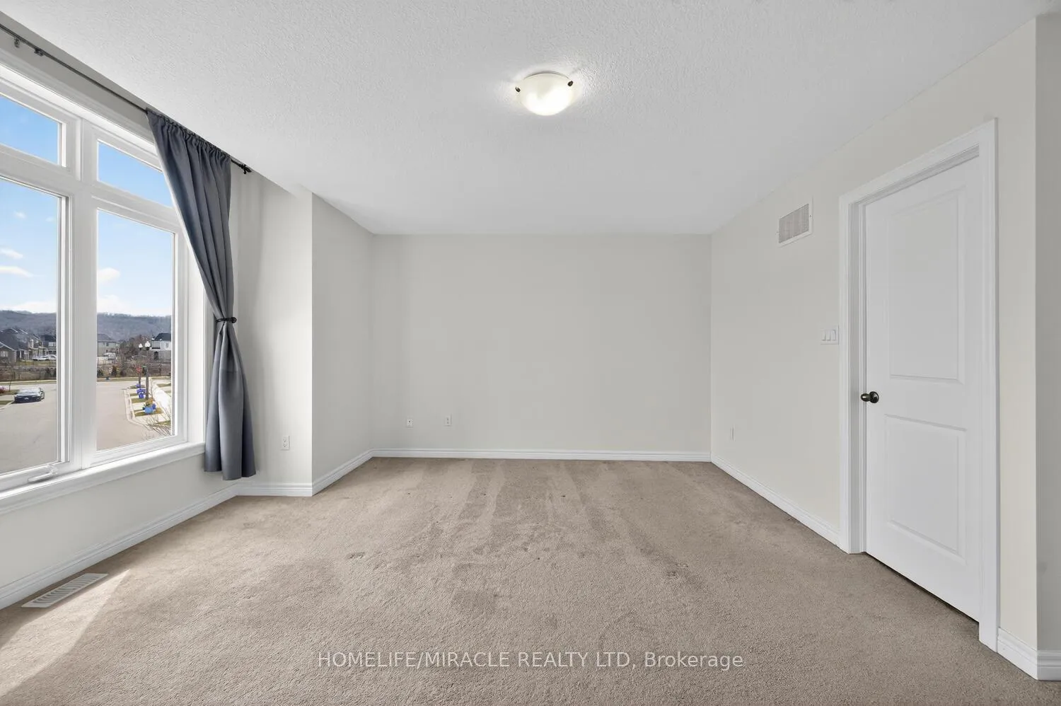Photo 29 of Unit Upper, 23 Pinot Crescent, Hamilton, Stoney Creek — HOMEH