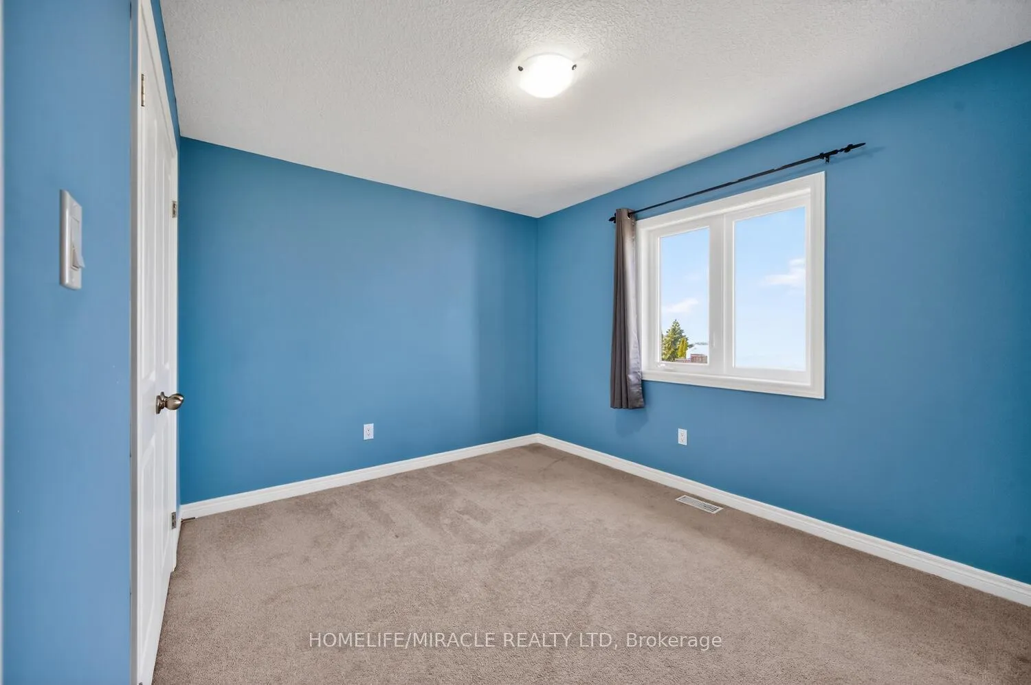 Photo 34 of Unit Upper, 23 Pinot Crescent, Hamilton, Stoney Creek — HOMEH