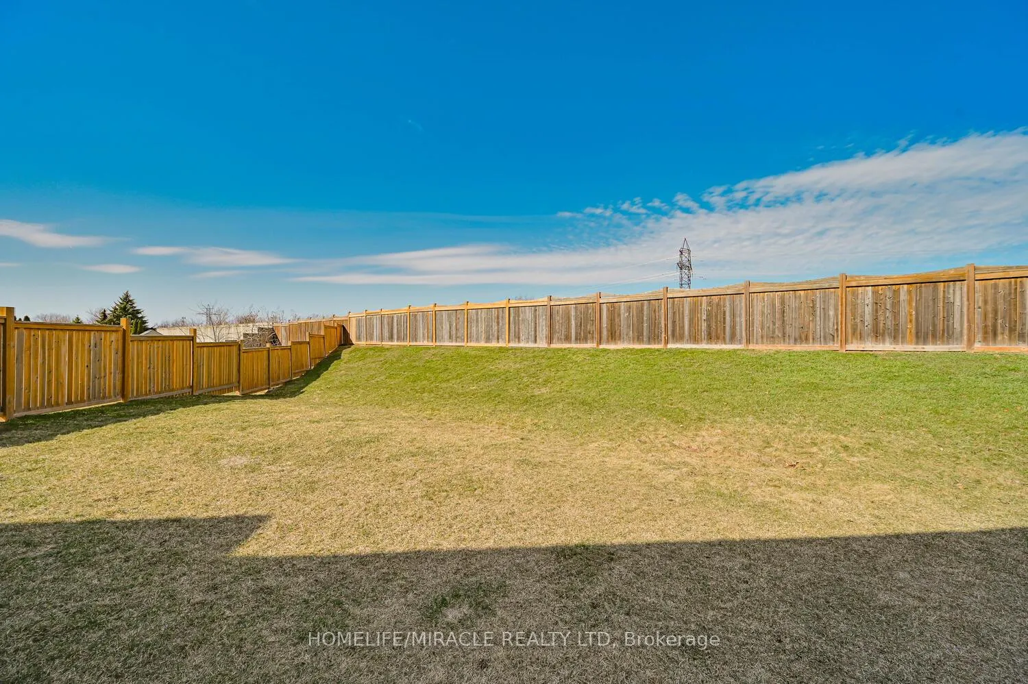 Photo 45 of Unit Upper, 23 Pinot Crescent, Hamilton, Stoney Creek — HOMEH