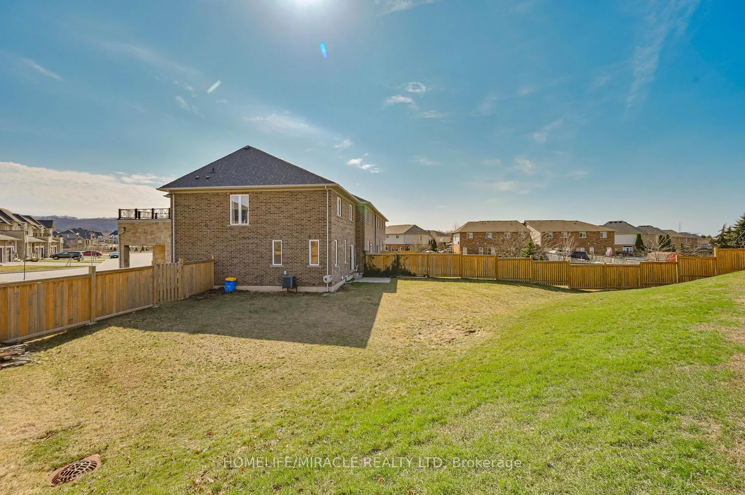 Photo 46 of Unit Upper, 23 Pinot Crescent, Hamilton, Stoney Creek — HOMEH