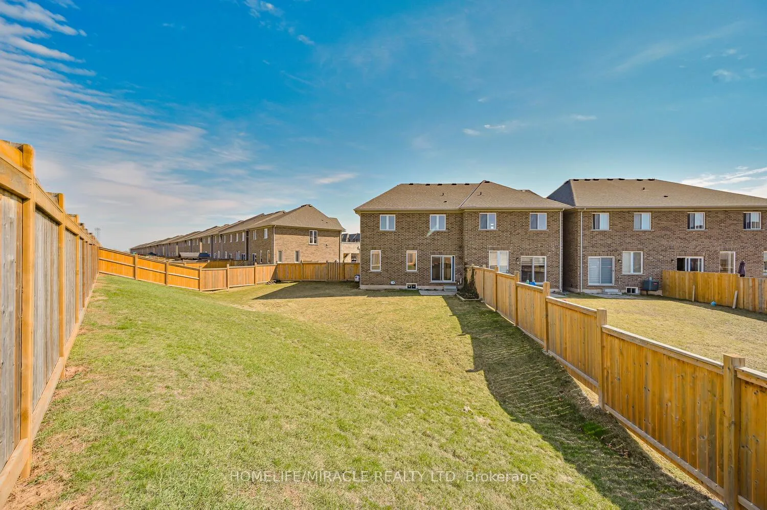 Photo 47 of Unit Upper, 23 Pinot Crescent, Hamilton, Stoney Creek — HOMEH