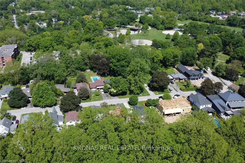 Photo 2 of 38 Helen Street, Hamilton, Dundas — HOMEH