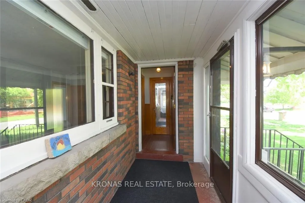 Photo 6 of 38 Helen Street, Hamilton, Dundas — HOMEH