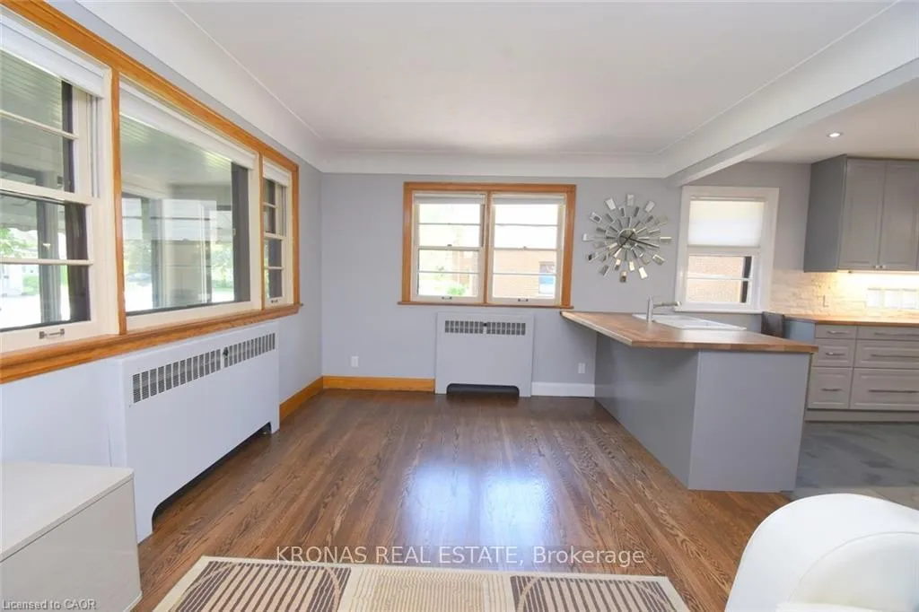 Photo 9 of 38 Helen Street, Hamilton, Dundas — HOMEH