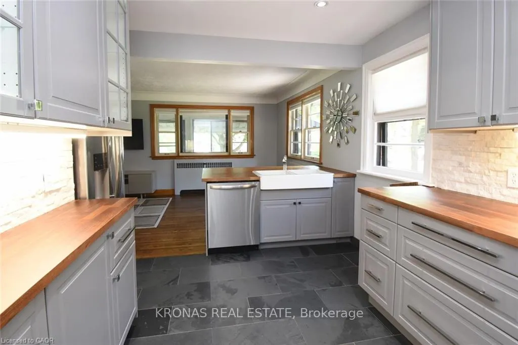 Photo 14 of 38 Helen Street, Hamilton, Dundas — HOMEH