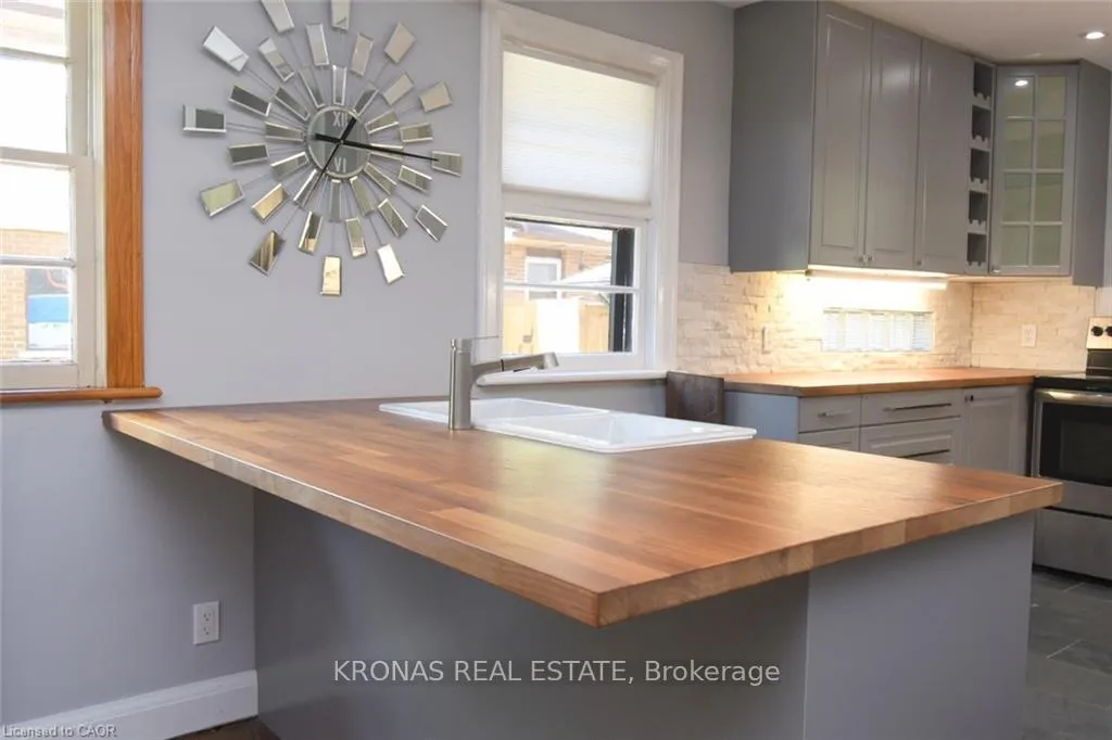 Photo 15 of 38 Helen Street, Hamilton, Dundas — HOMEH