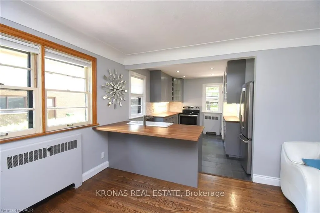 Photo 17 of 38 Helen Street, Hamilton, Dundas — HOMEH