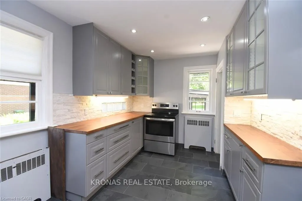 Photo 19 of 38 Helen Street, Hamilton, Dundas — HOMEH