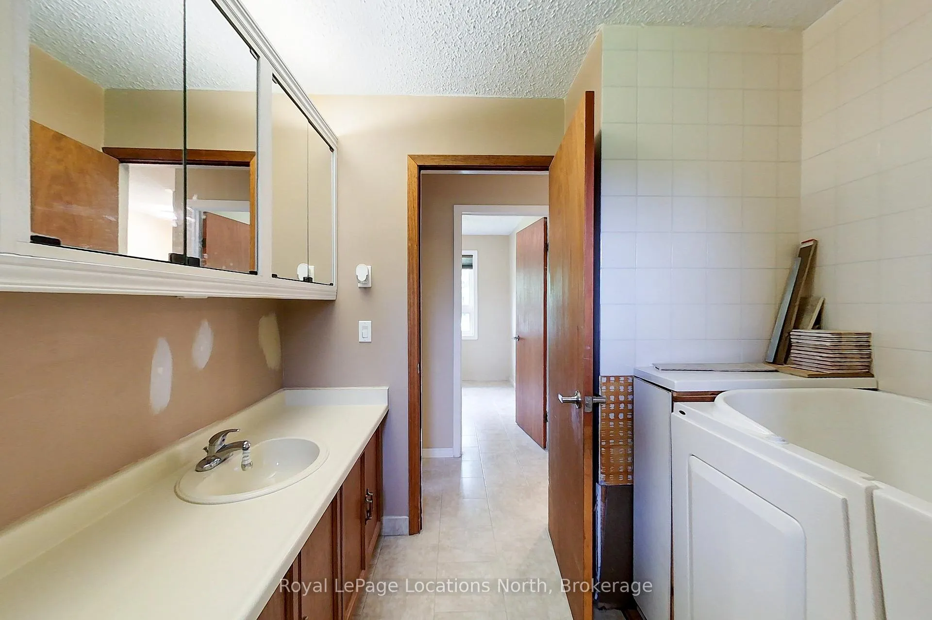 Photo 20 of 226032 Centreville Road, Meaford — HOMEH