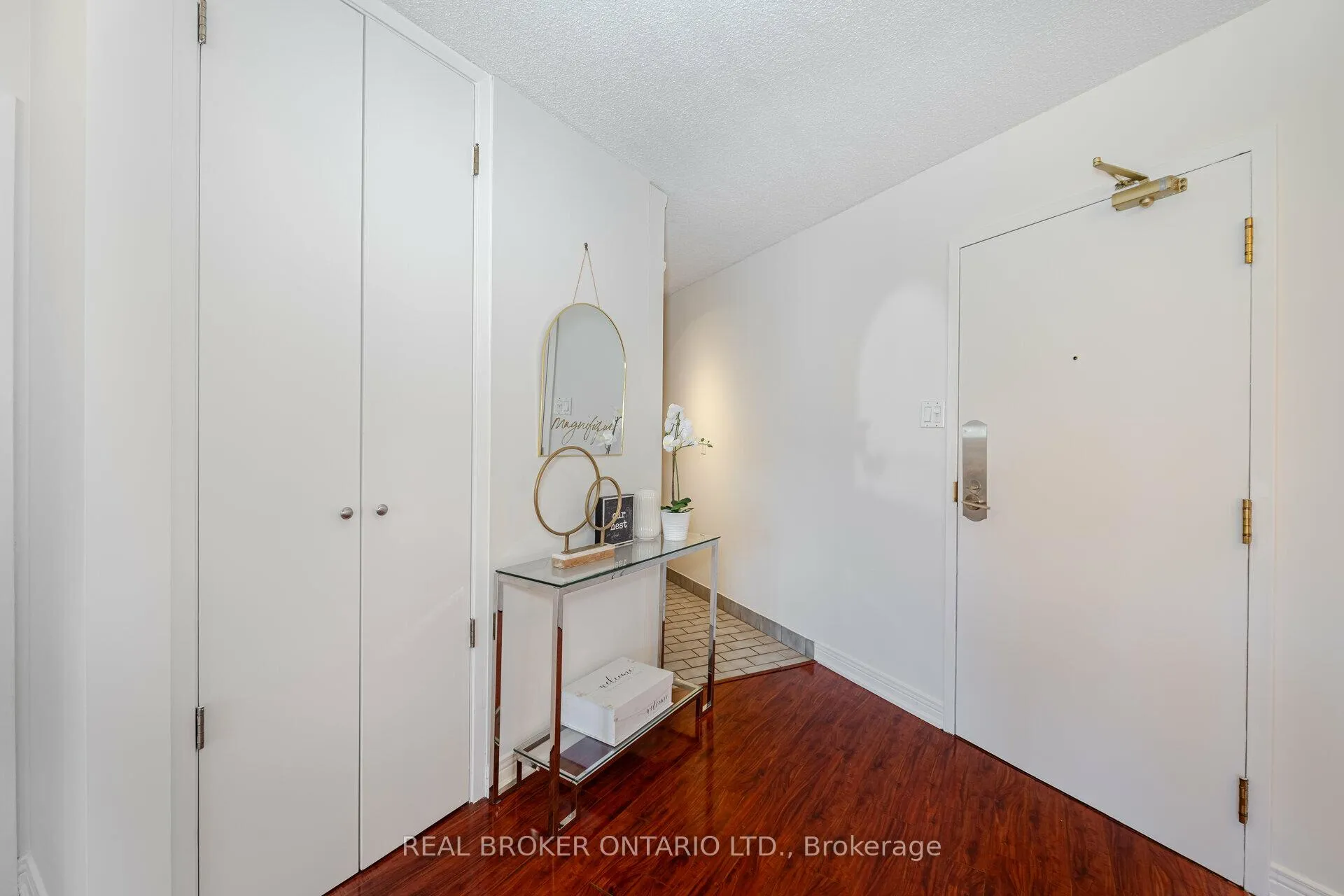 Photo 6 of Unit 604, 250 Queens Quay W, Toronto, Waterfront Communities — HOMEH