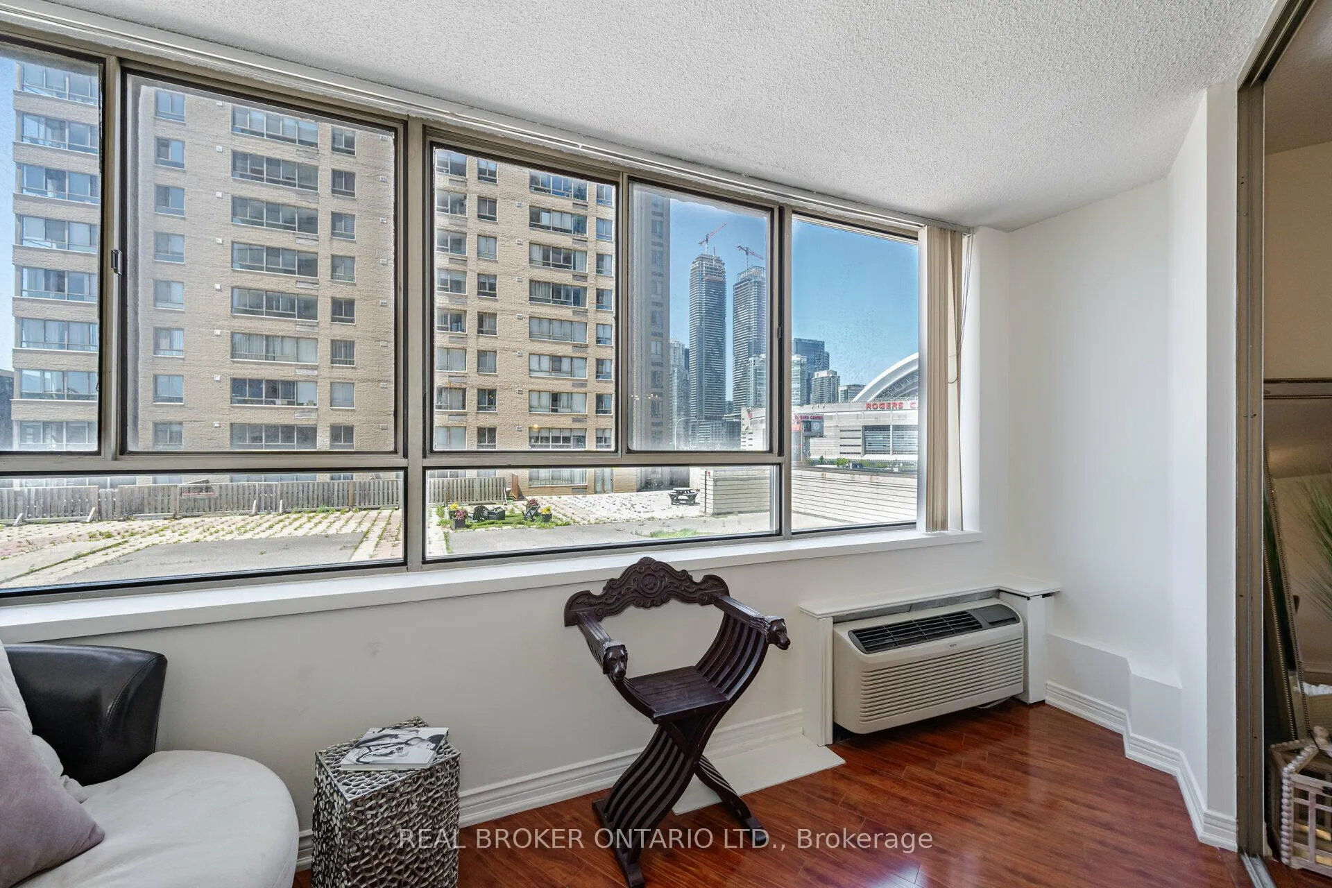 Photo 13 of Unit 604, 250 Queens Quay W, Toronto, Waterfront Communities — HOMEH