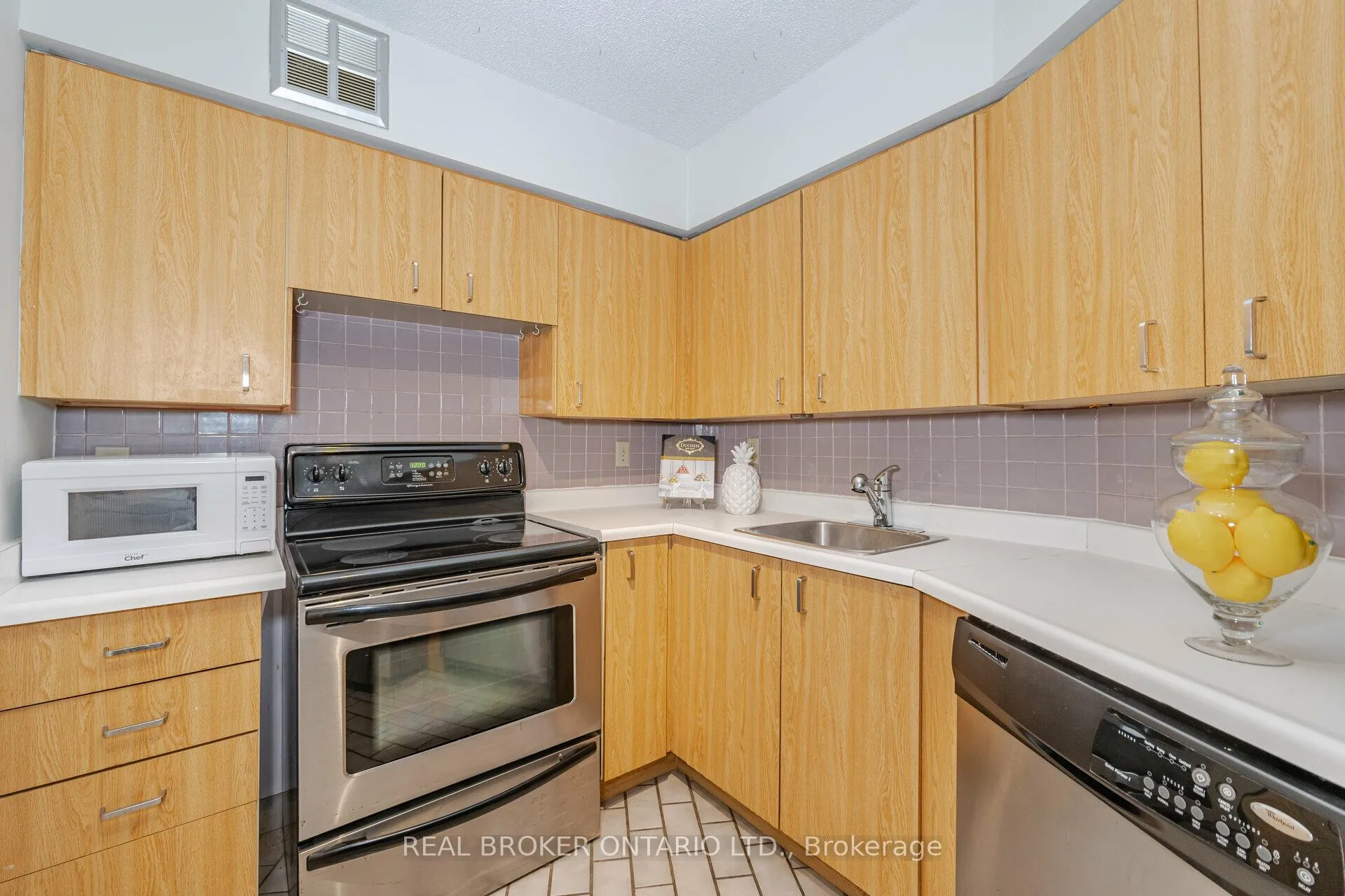 Photo 18 of Unit 604, 250 Queens Quay W, Toronto, Waterfront Communities — HOMEH
