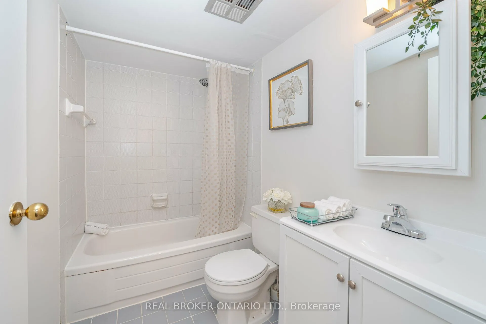 Photo 23 of Unit 604, 250 Queens Quay W, Toronto, Waterfront Communities — HOMEH