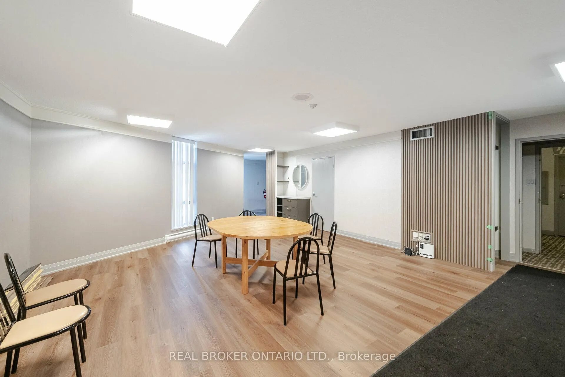 Photo 36 of Unit 604, 250 Queens Quay W, Toronto, Waterfront Communities — HOMEH
