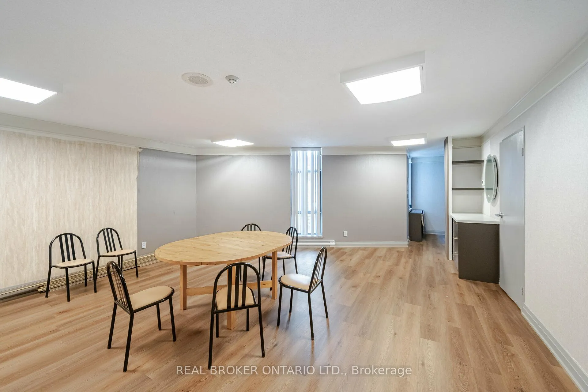 Photo 37 of Unit 604, 250 Queens Quay W, Toronto, Waterfront Communities — HOMEH