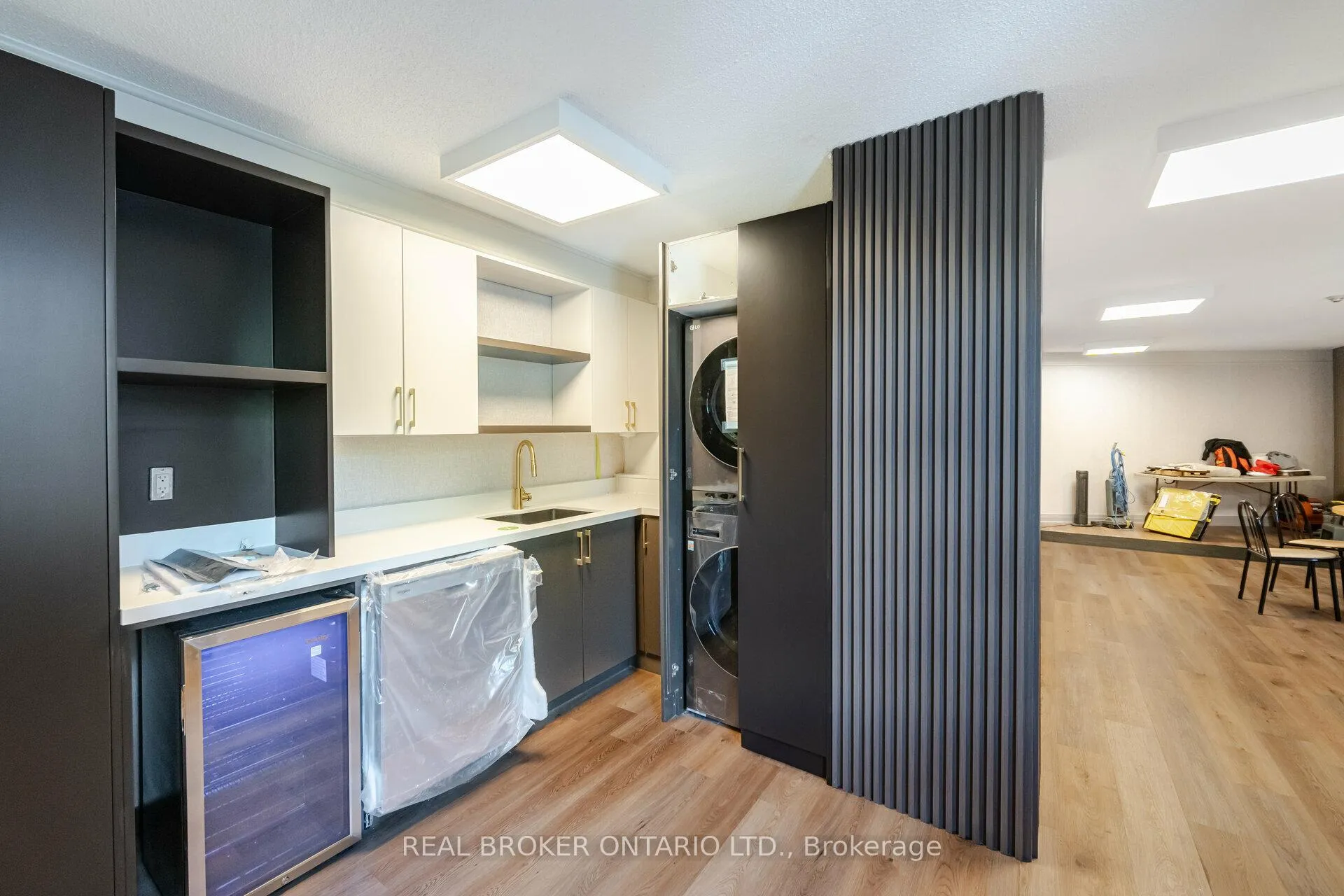Photo 38 of Unit 604, 250 Queens Quay W, Toronto, Waterfront Communities — HOMEH