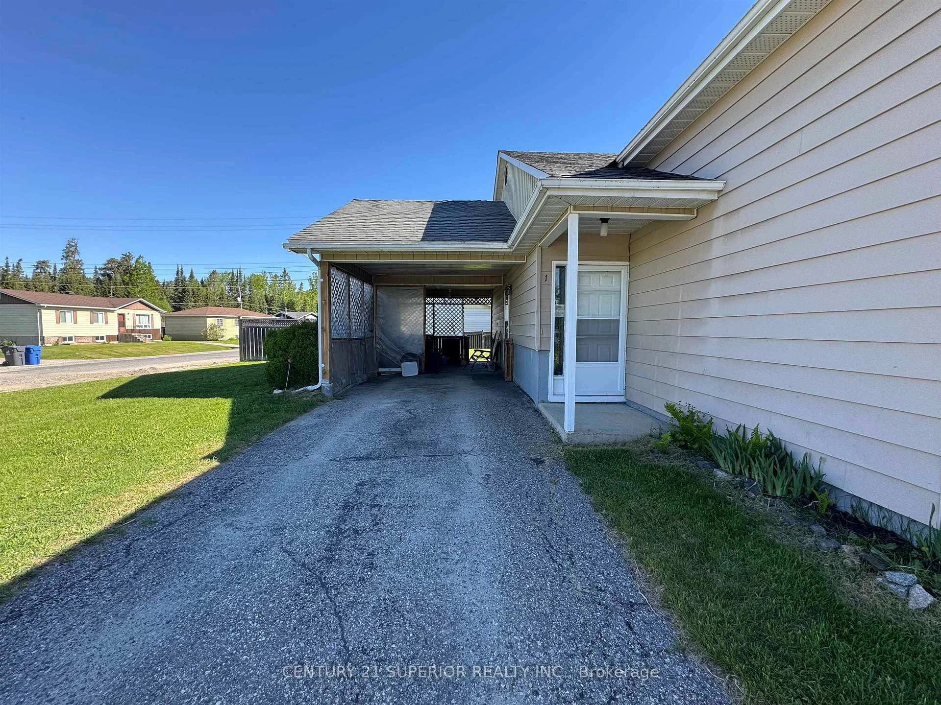 Photo 3 of 1 Wendego Street, Manitouwadge, TB-73 — HOMEH