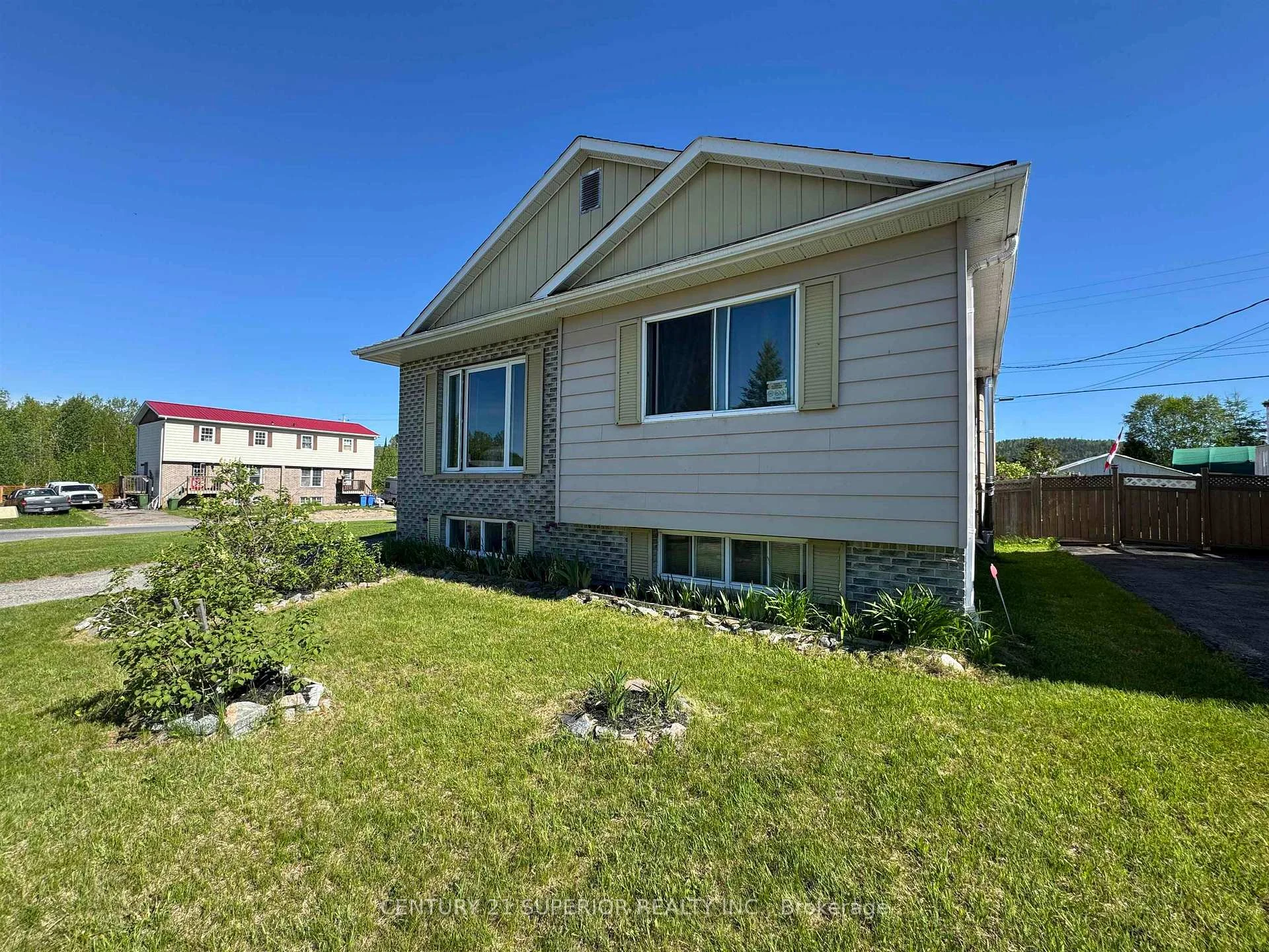Photo 36 of 1 Wendego Street, Manitouwadge, TB-73 — HOMEH