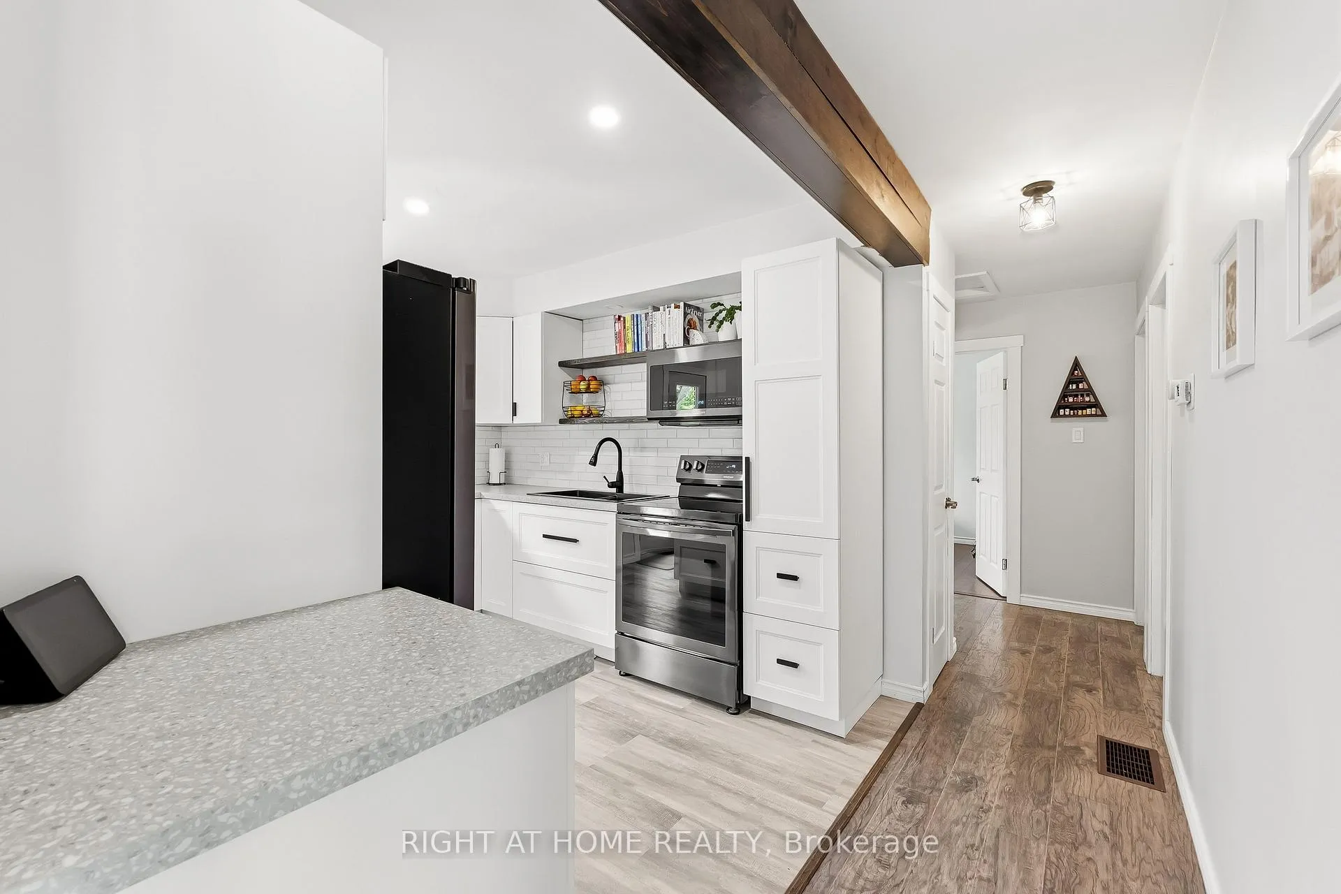 Photo 15 of 969 Rae Avenue, Selwyn — HOMEH