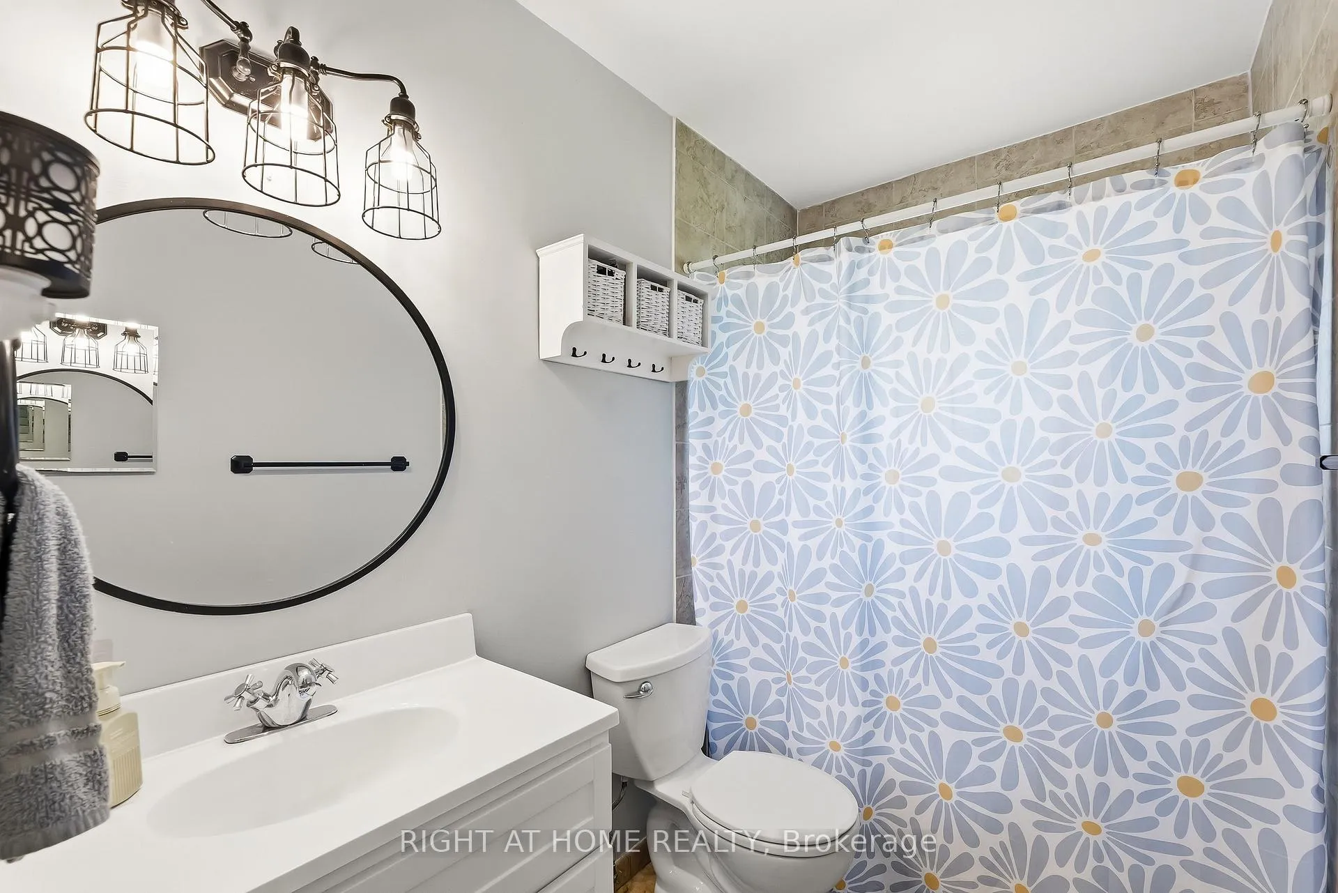 Photo 18 of 969 Rae Avenue, Selwyn — HOMEH