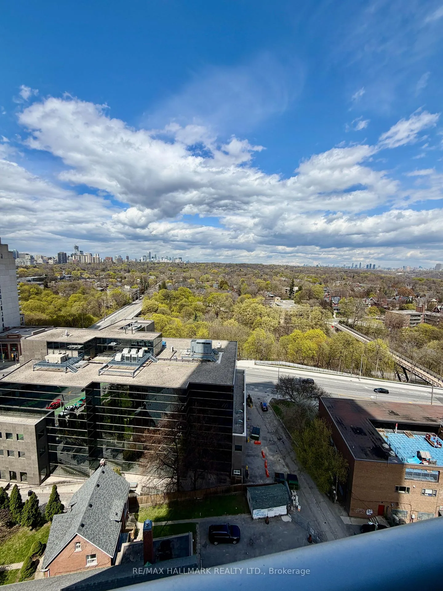 Photo 8 of Unit 1506, 609 Sherbourne Street, Toronto, North St. James Town — HOMEH