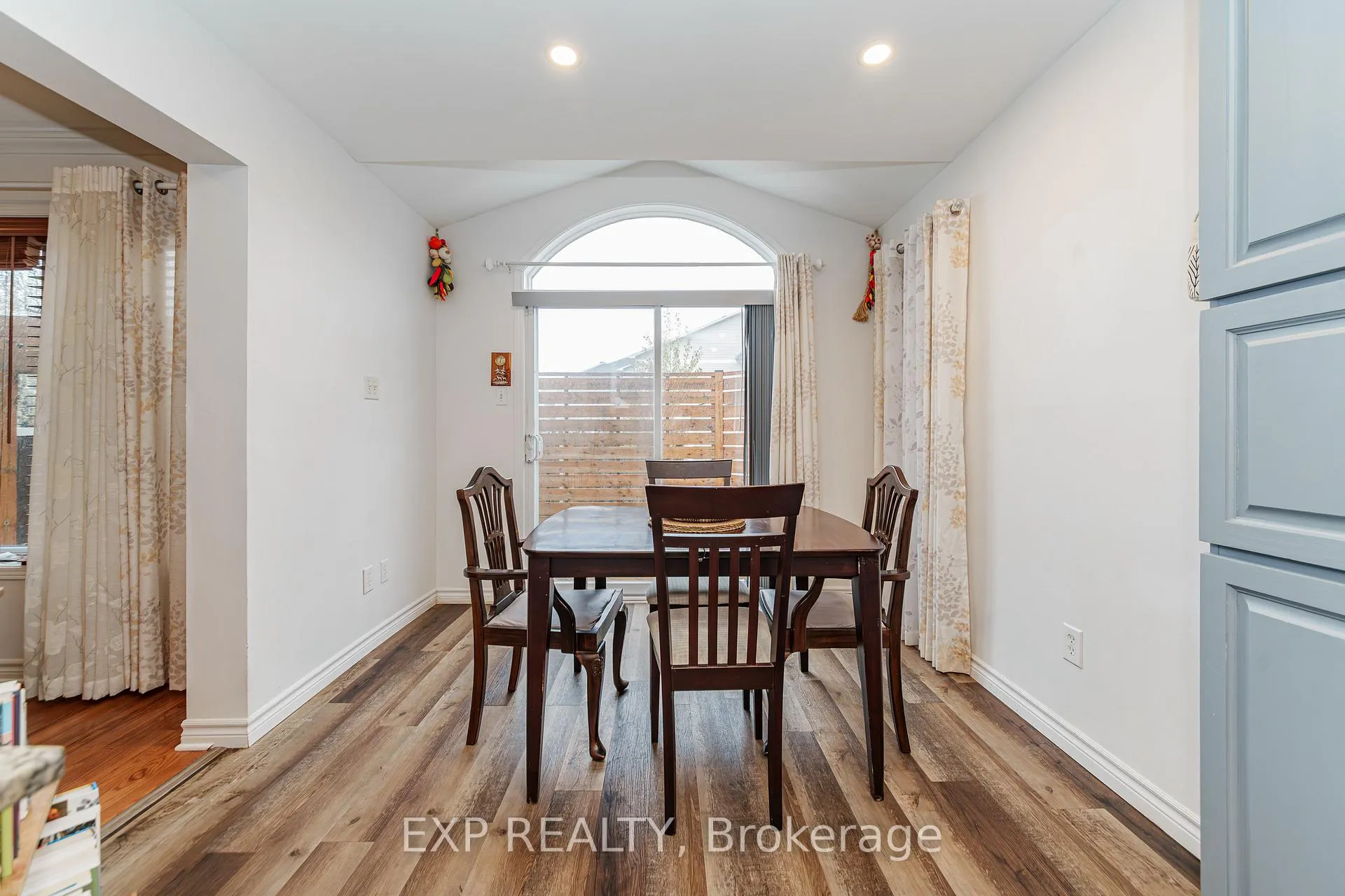 Photo 11 of 569 Aquaview Drive, Ottawa, Avalon East — HOMEH