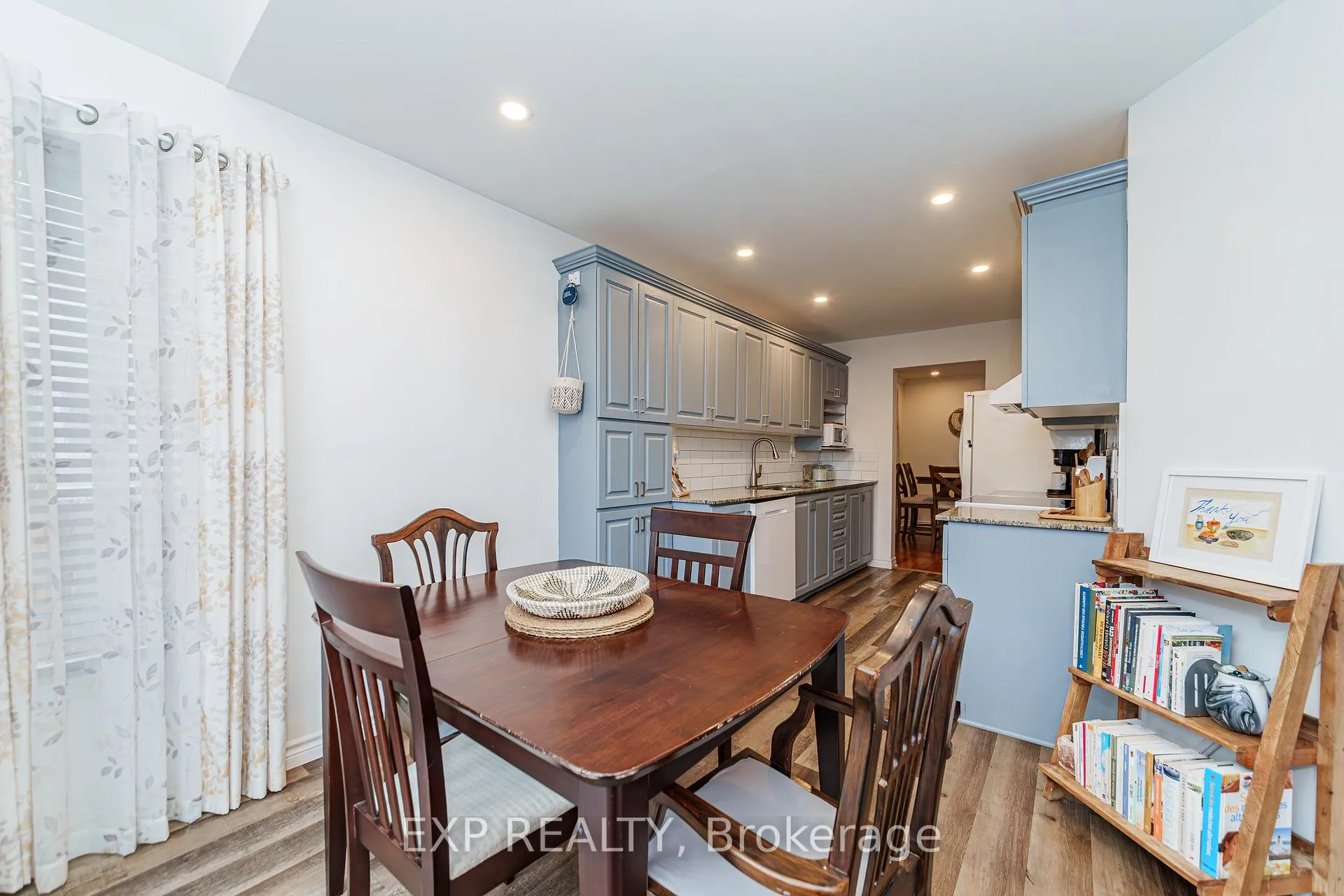 Photo 12 of 569 Aquaview Drive, Ottawa, Avalon East — HOMEH