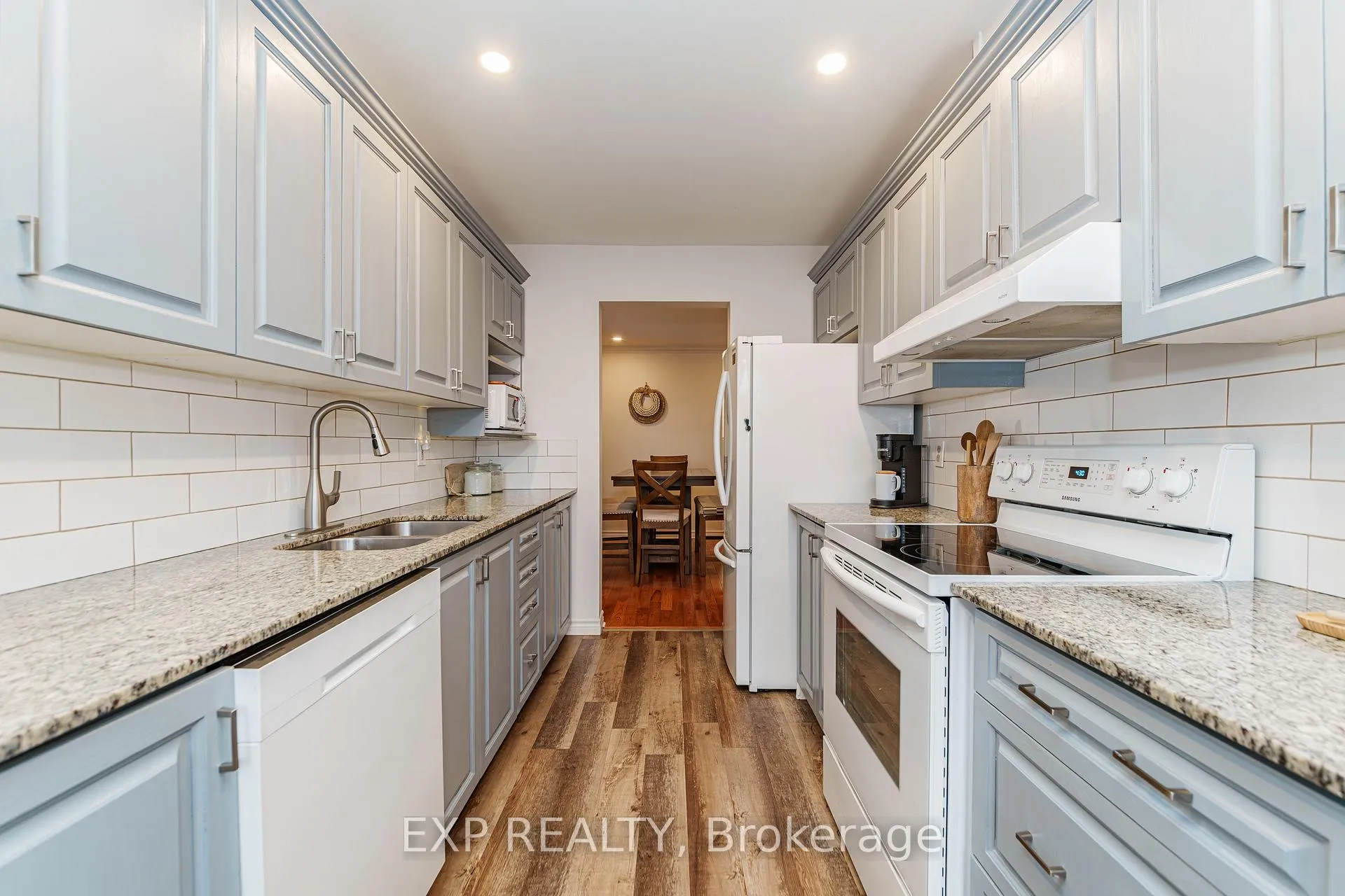 Photo 13 of 569 Aquaview Drive, Ottawa, Avalon East — HOMEH