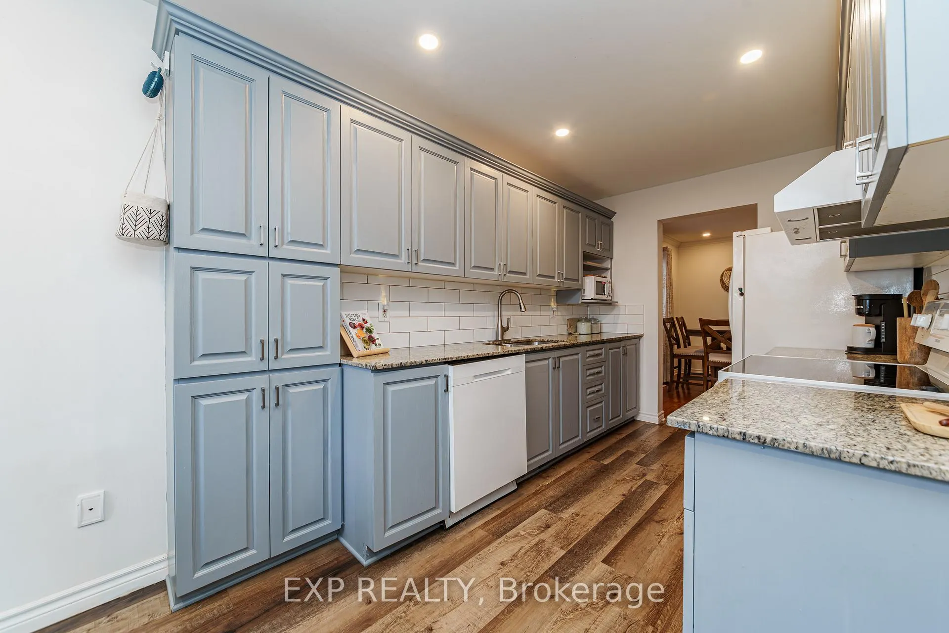 Photo 14 of 569 Aquaview Drive, Ottawa, Avalon East — HOMEH
