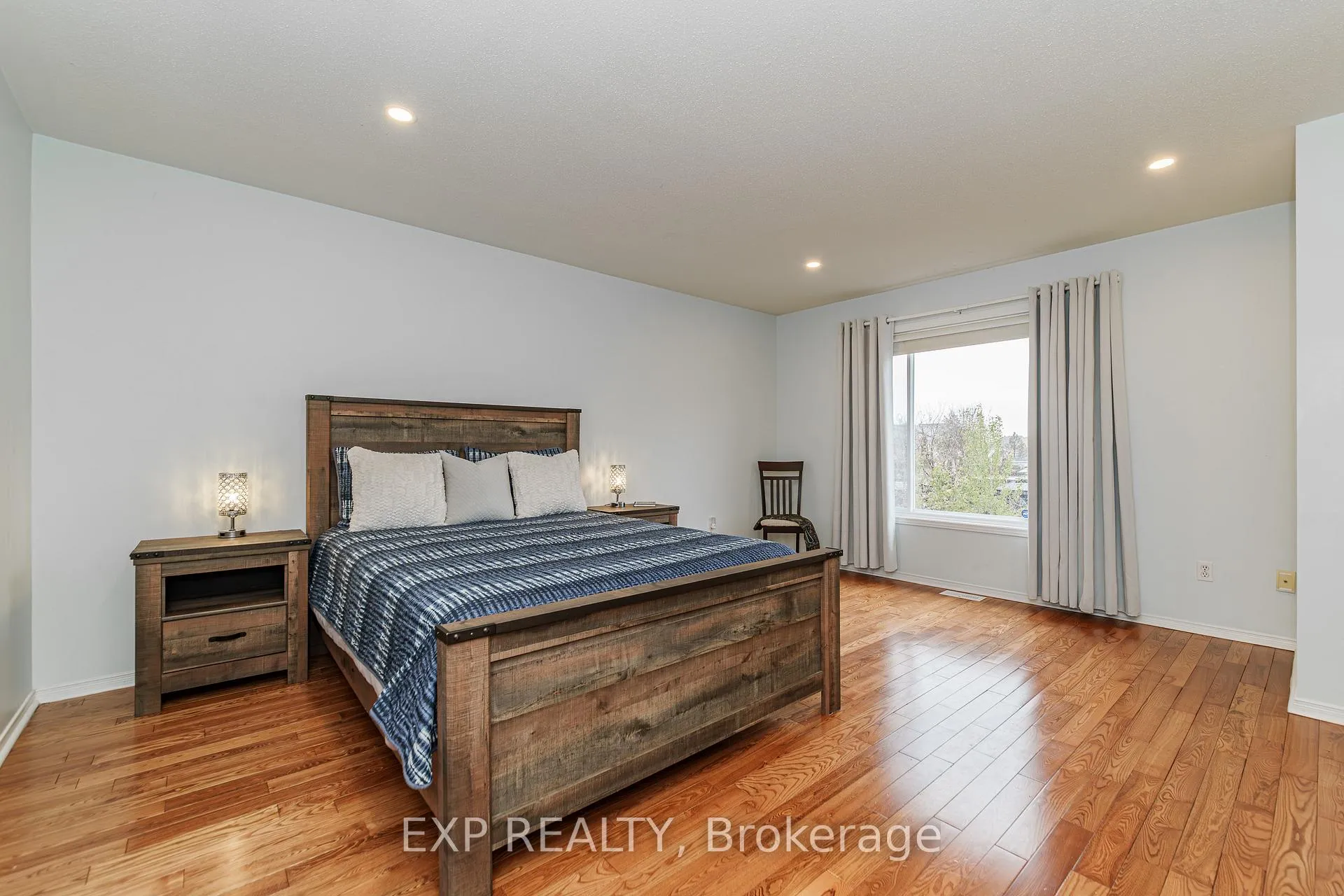 Photo 18 of 569 Aquaview Drive, Ottawa, Avalon East — HOMEH
