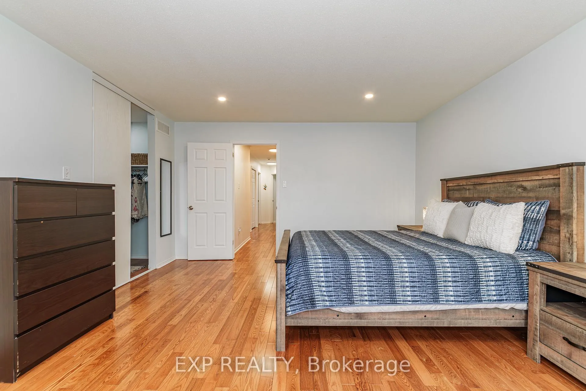 Photo 20 of 569 Aquaview Drive, Ottawa, Avalon East — HOMEH