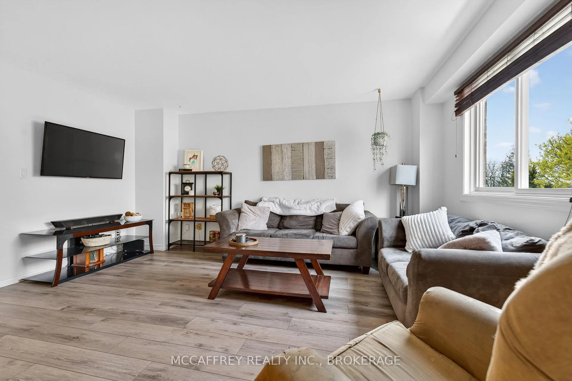 Photo 5 of 596 Whistler Terrace, Kingston, East Gardiners Rd — HOMEH