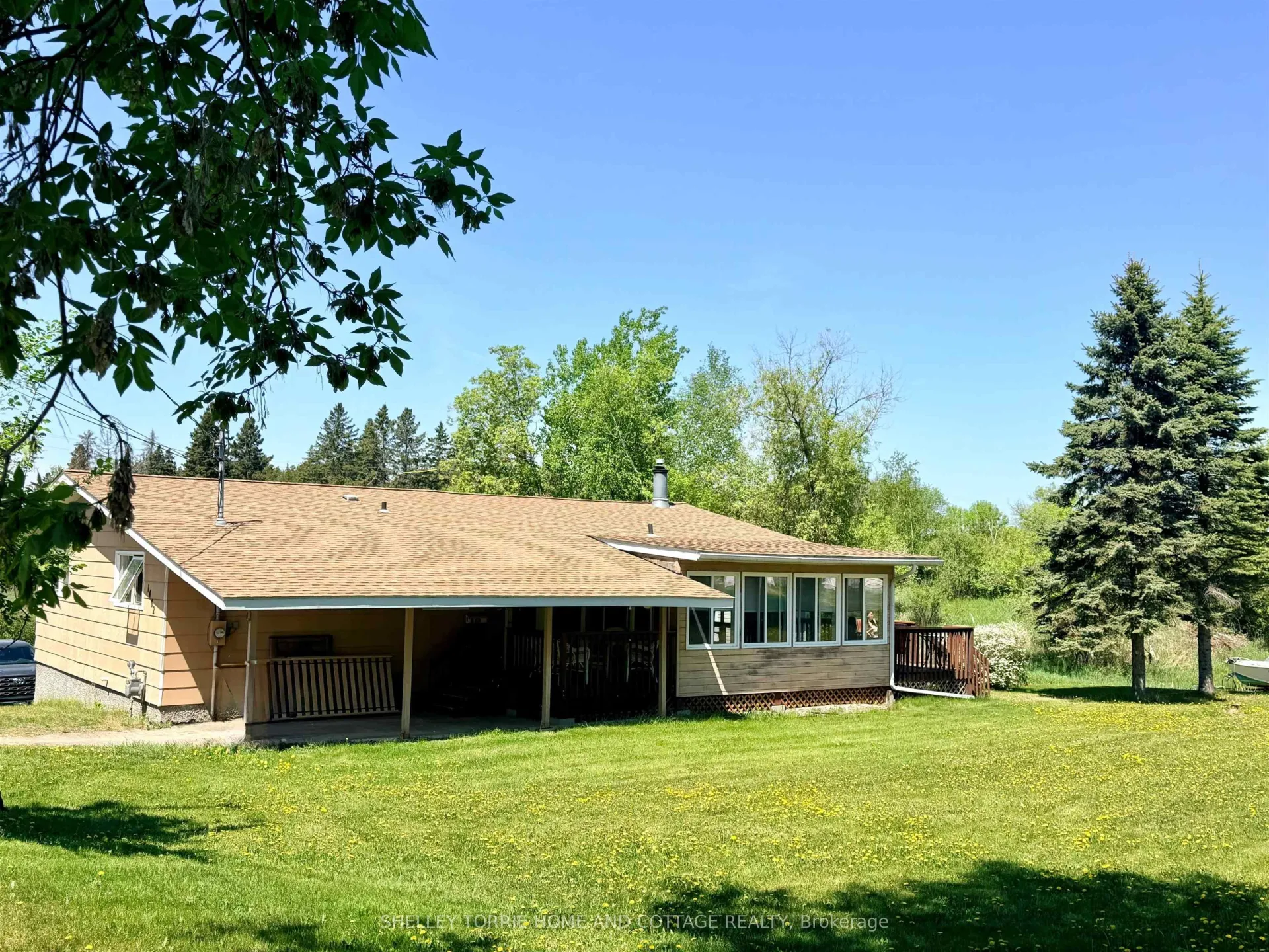 Photo 3 of 1402 Ottawa Street, Kenora, Keewatin — HOMEH