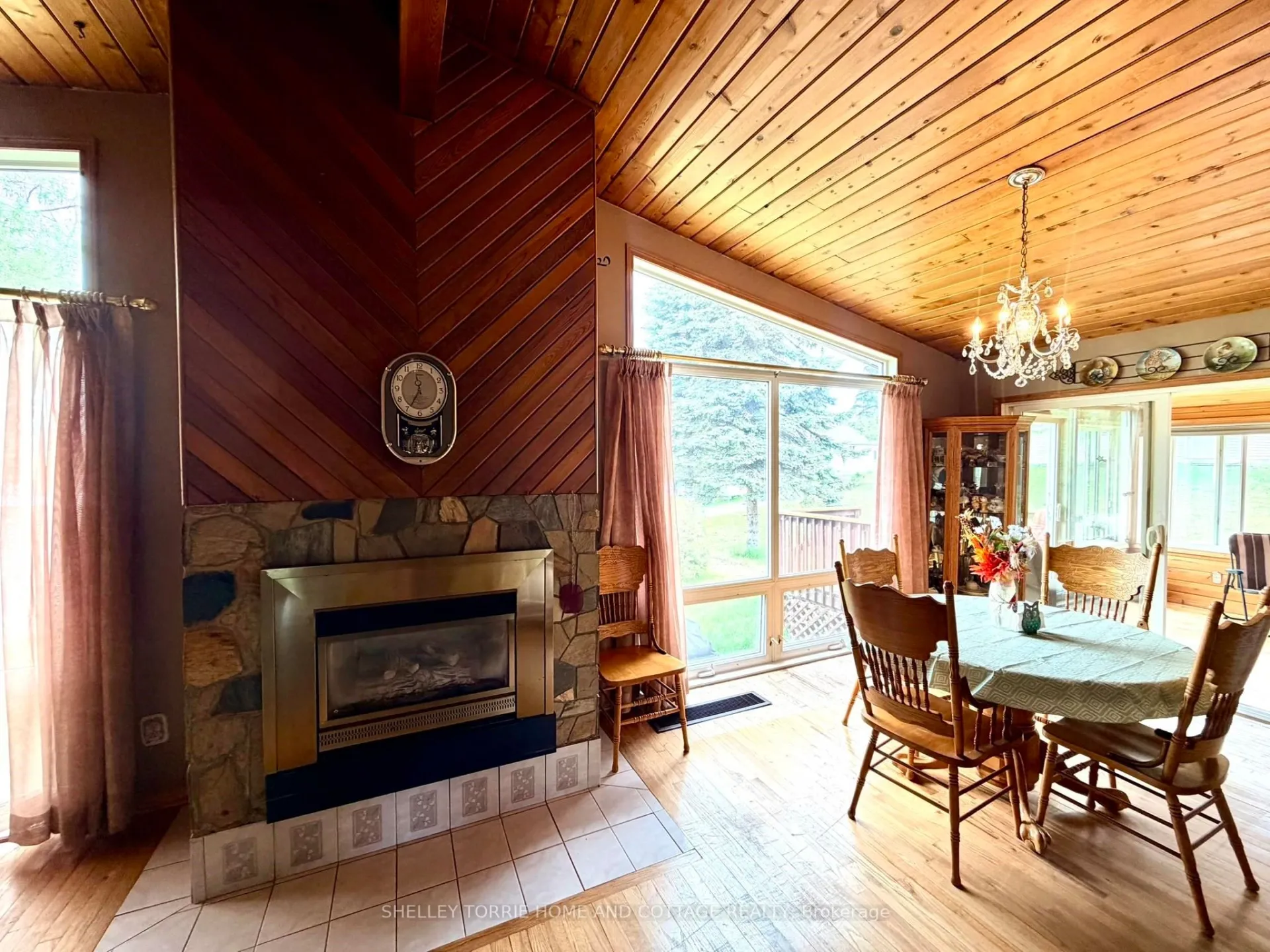 Photo 10 of 1402 Ottawa Street, Kenora, Keewatin — HOMEH