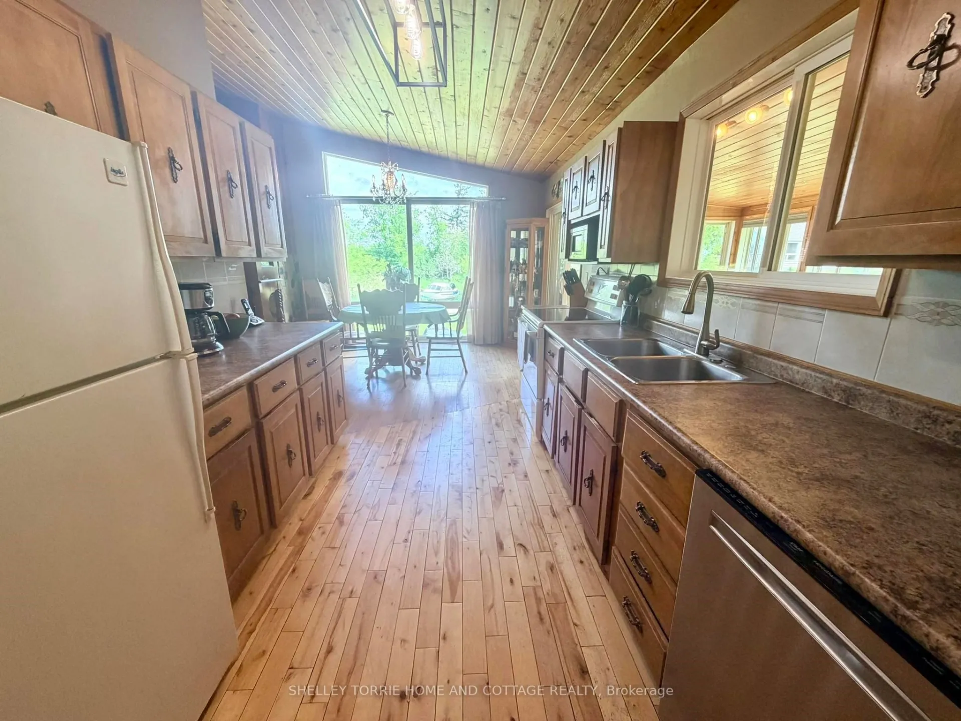 Photo 12 of 1402 Ottawa Street, Kenora, Keewatin — HOMEH