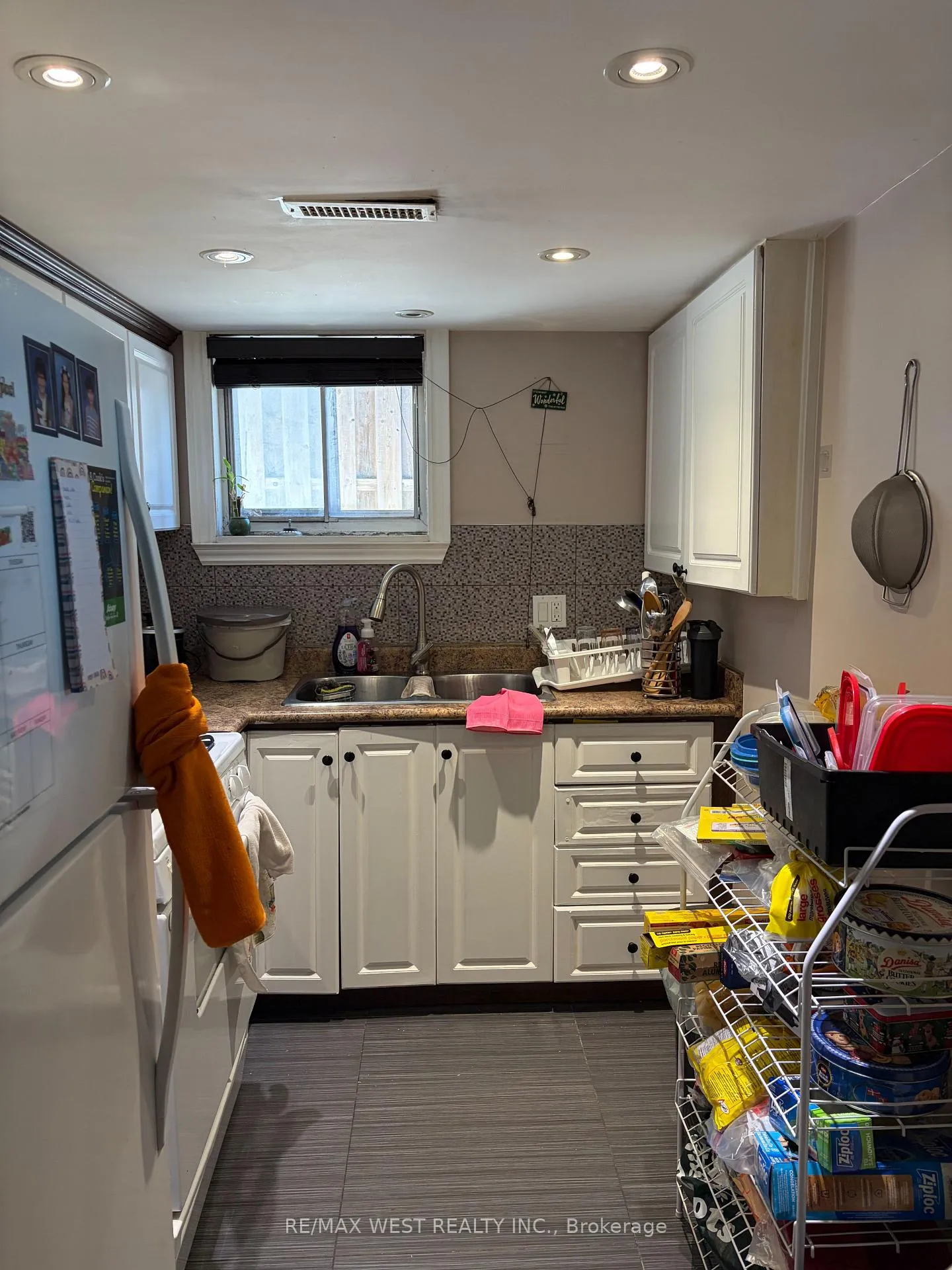 Photo 15 of Unit Basement, 247 Lansdowne Avenue, Toronto, Little Portugal — HOMEH