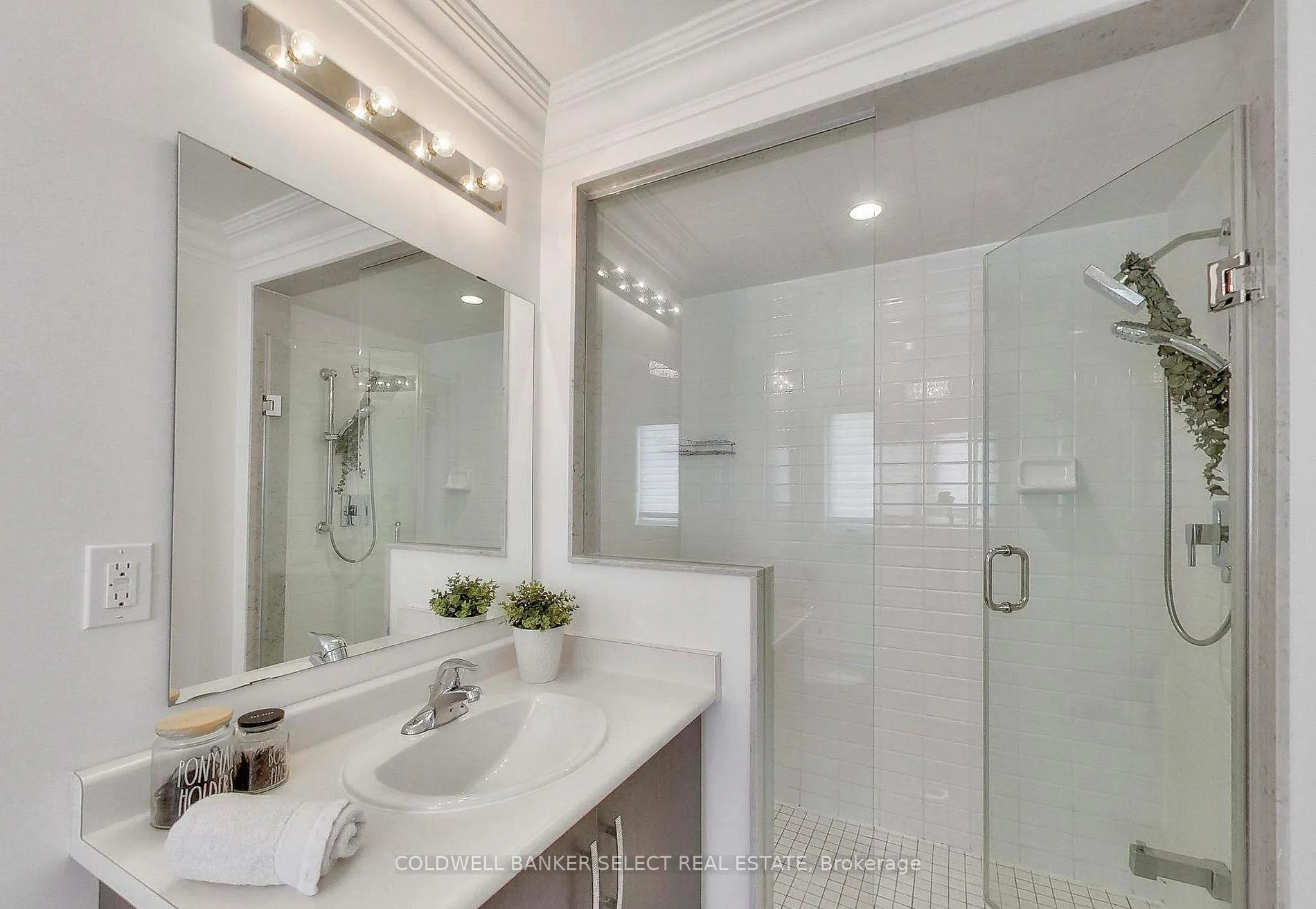 Photo 15 of 37 Alexie Way, Vaughan, Vellore Village — HOMEH