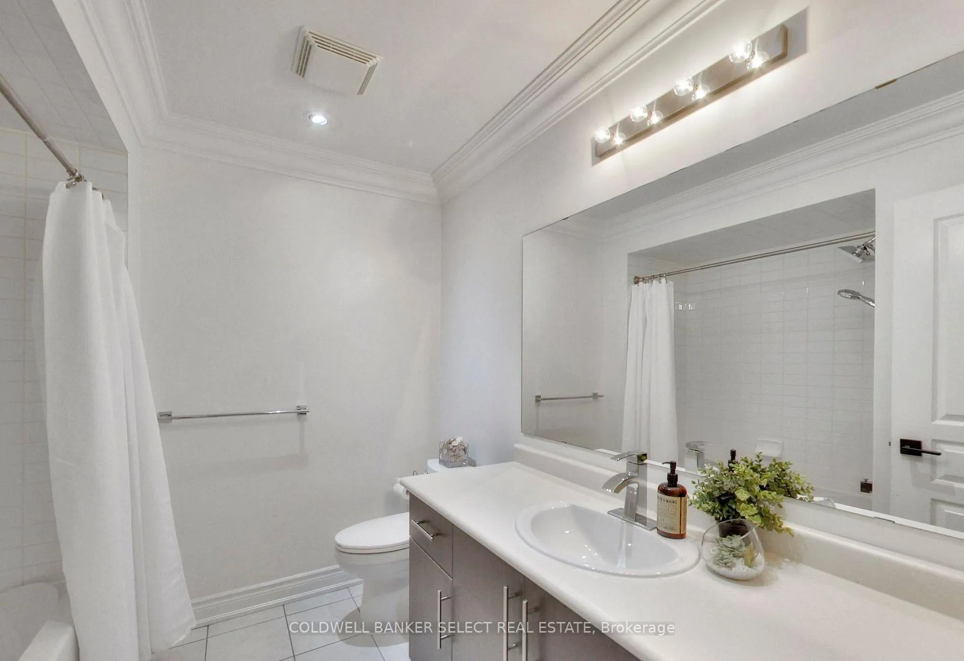 Photo 24 of 37 Alexie Way, Vaughan, Vellore Village — HOMEH