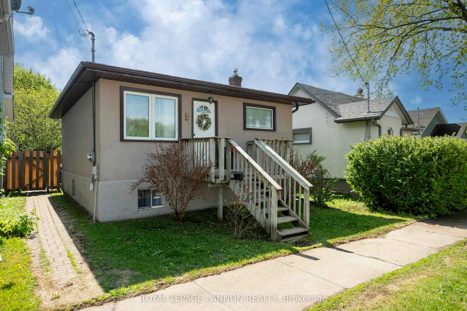 Photo 2 of 89 Algonquin Avenue S, Thunder Bay, West End — HOMEH