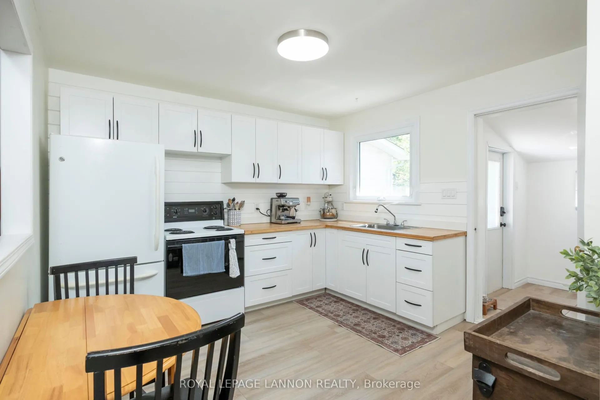 Photo 14 of 89 Algonquin Avenue S, Thunder Bay, West End — HOMEH